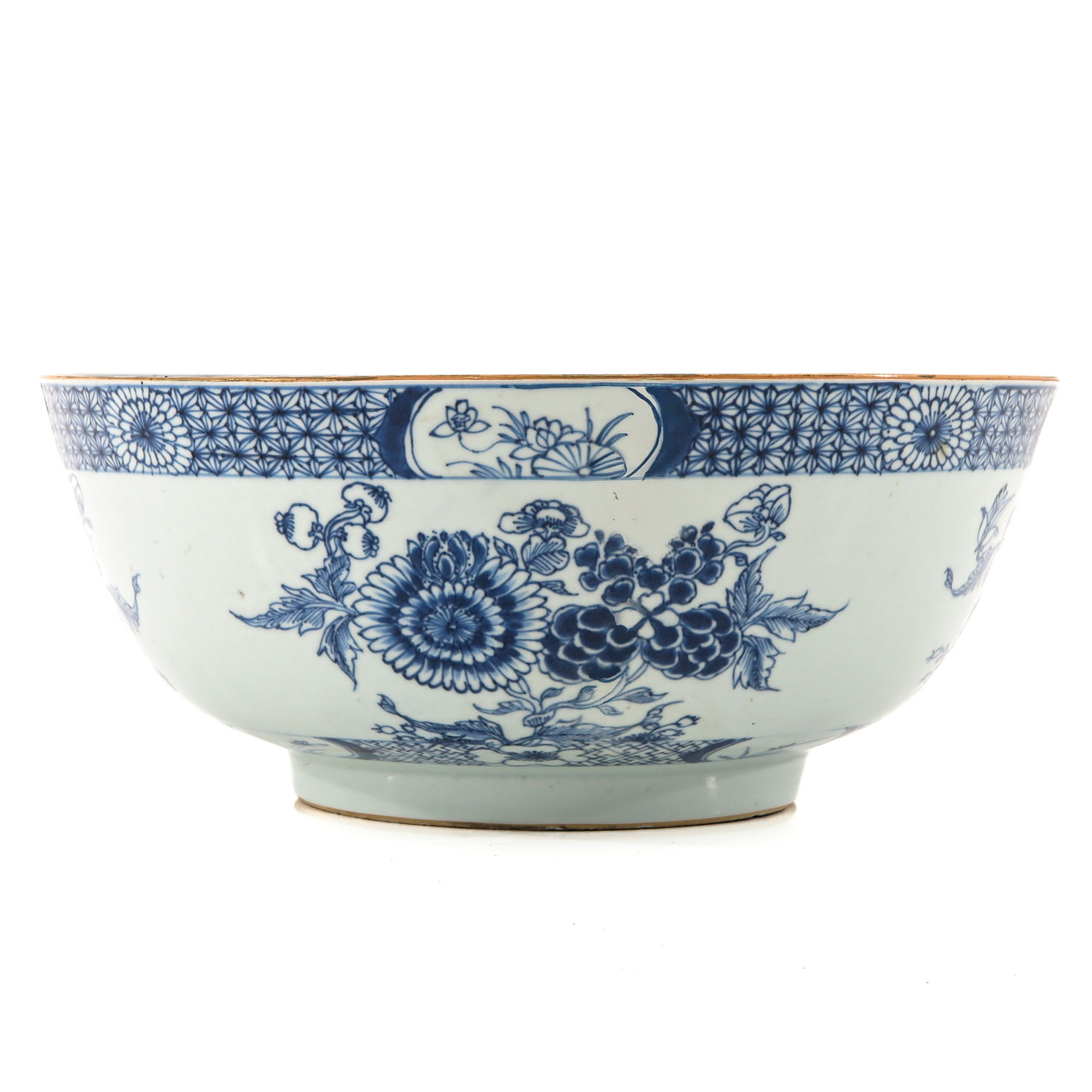 A Large Blue and White Serving Bowl - Image 3 of 9