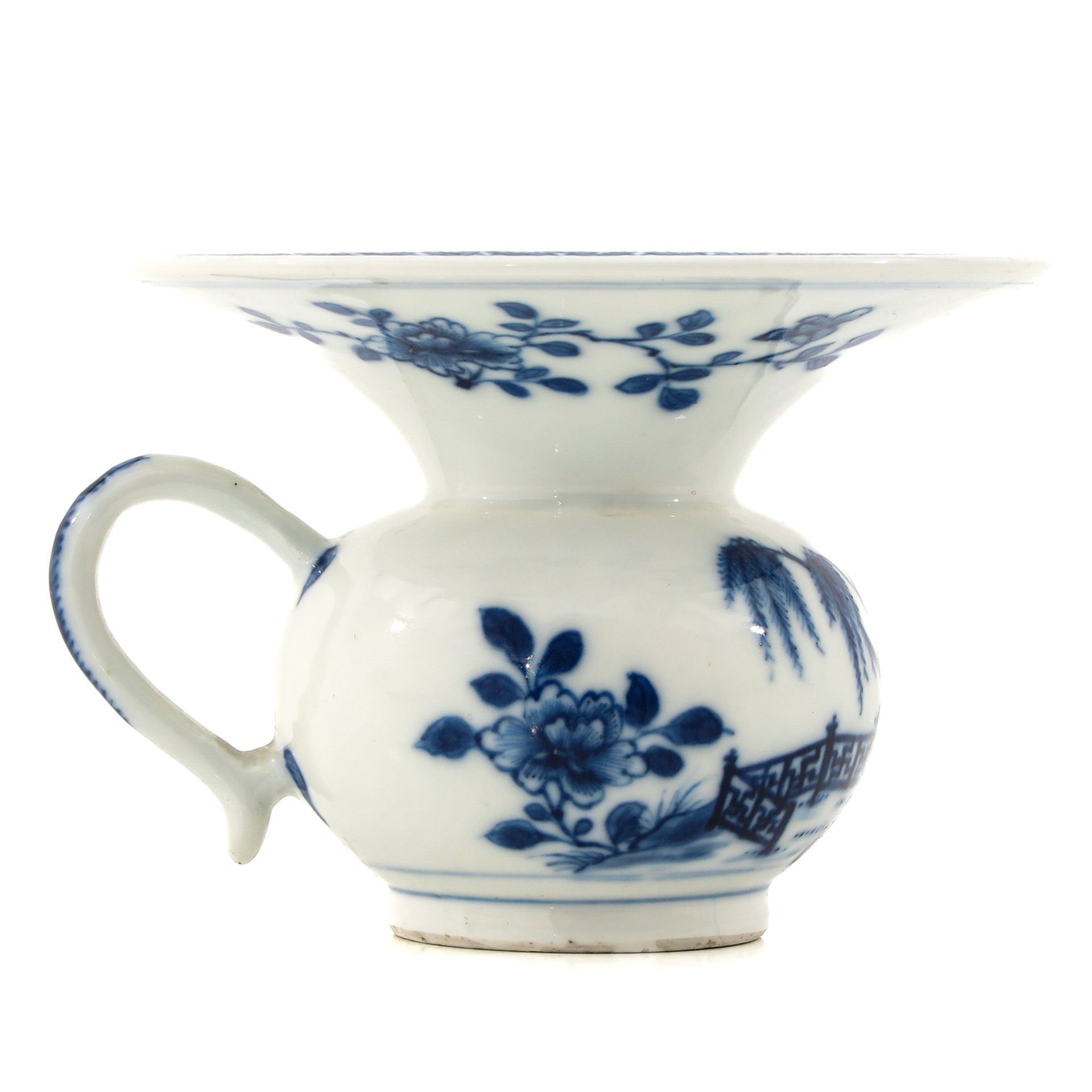 A Blue and White Spittoon - Image 3 of 9