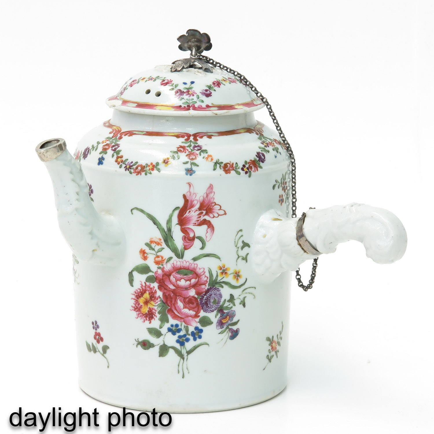 A Famille Rose Teapot - Image 7 of 10
