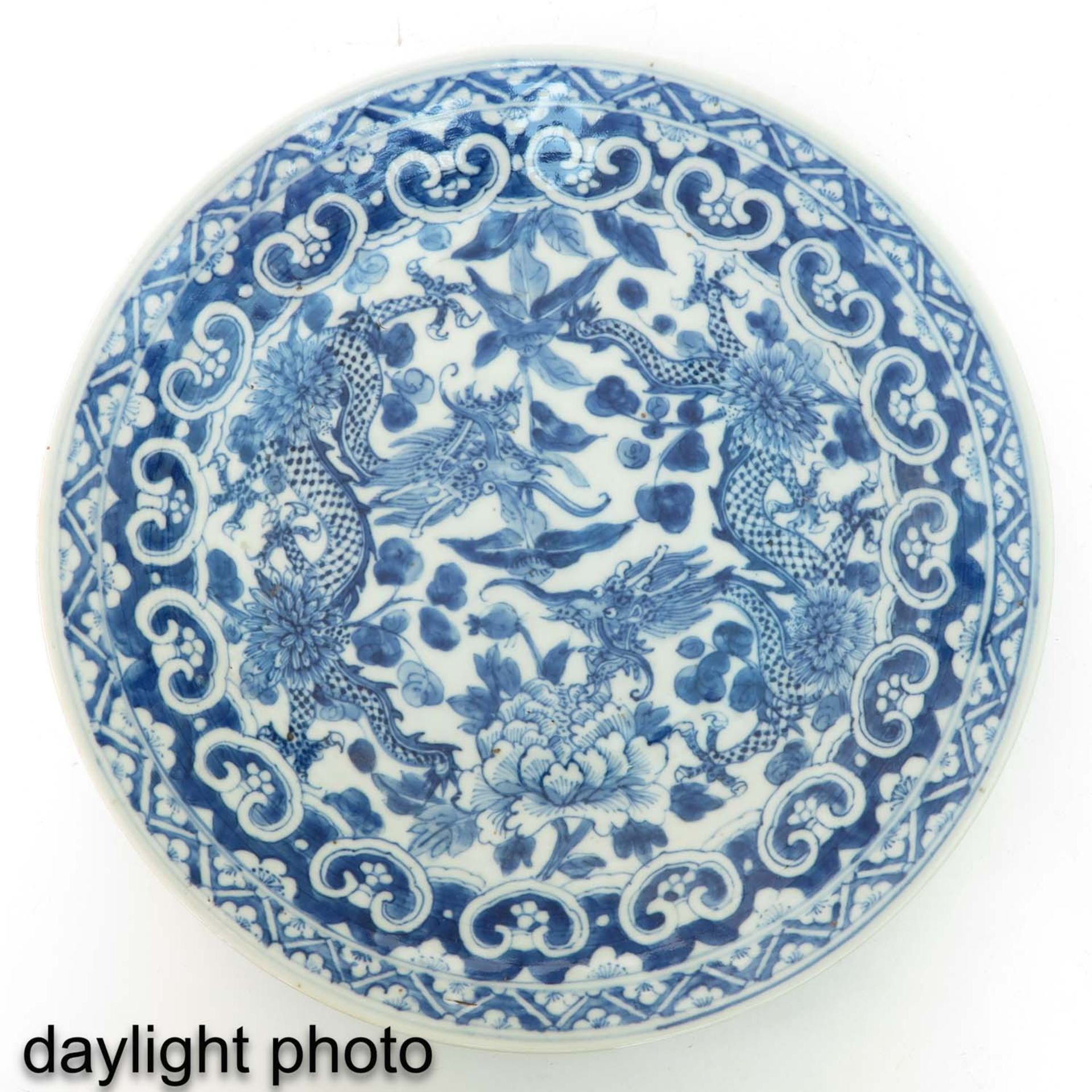 A Blue and White Serving Plate - Bild 3 aus 5