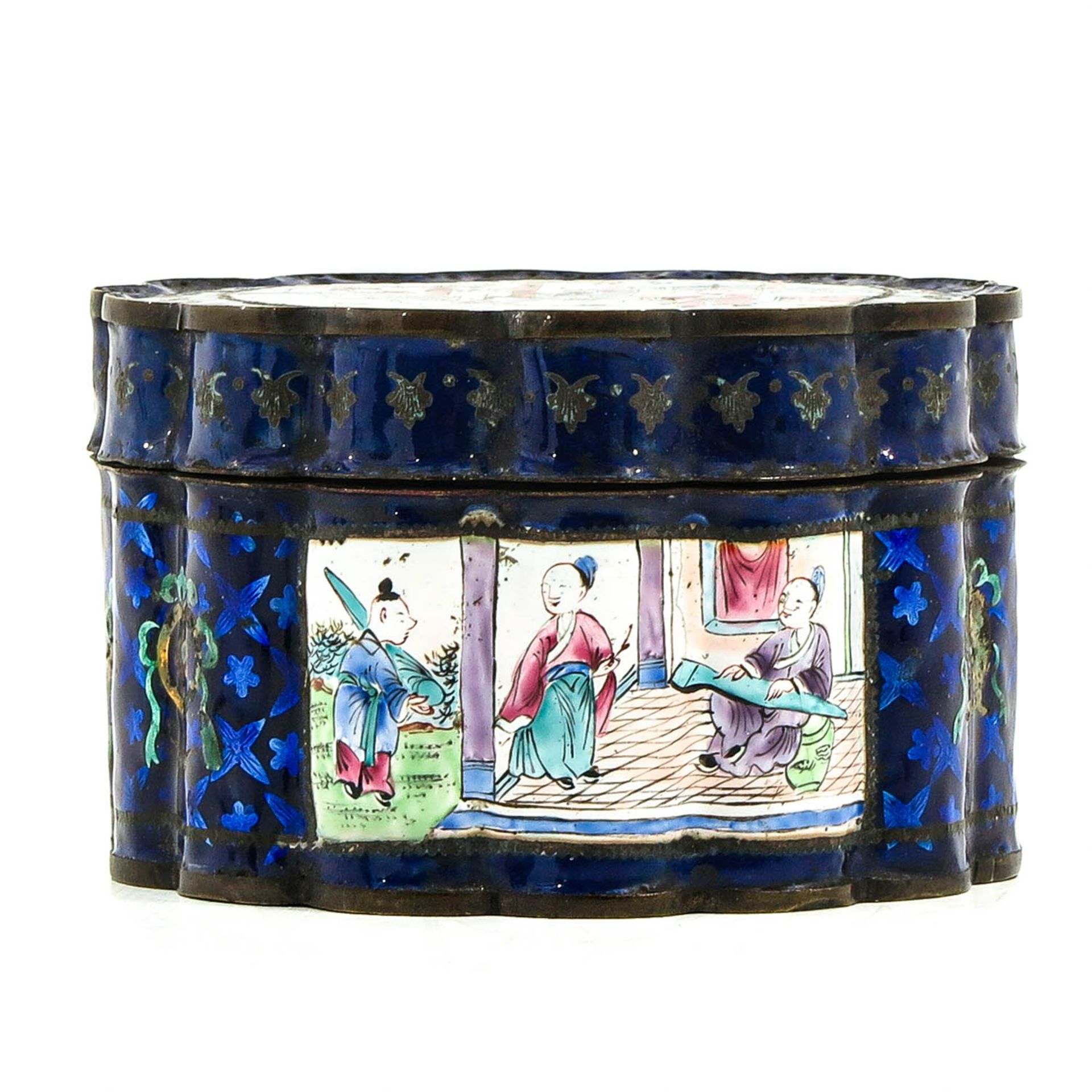 A Round Cloisonne Box