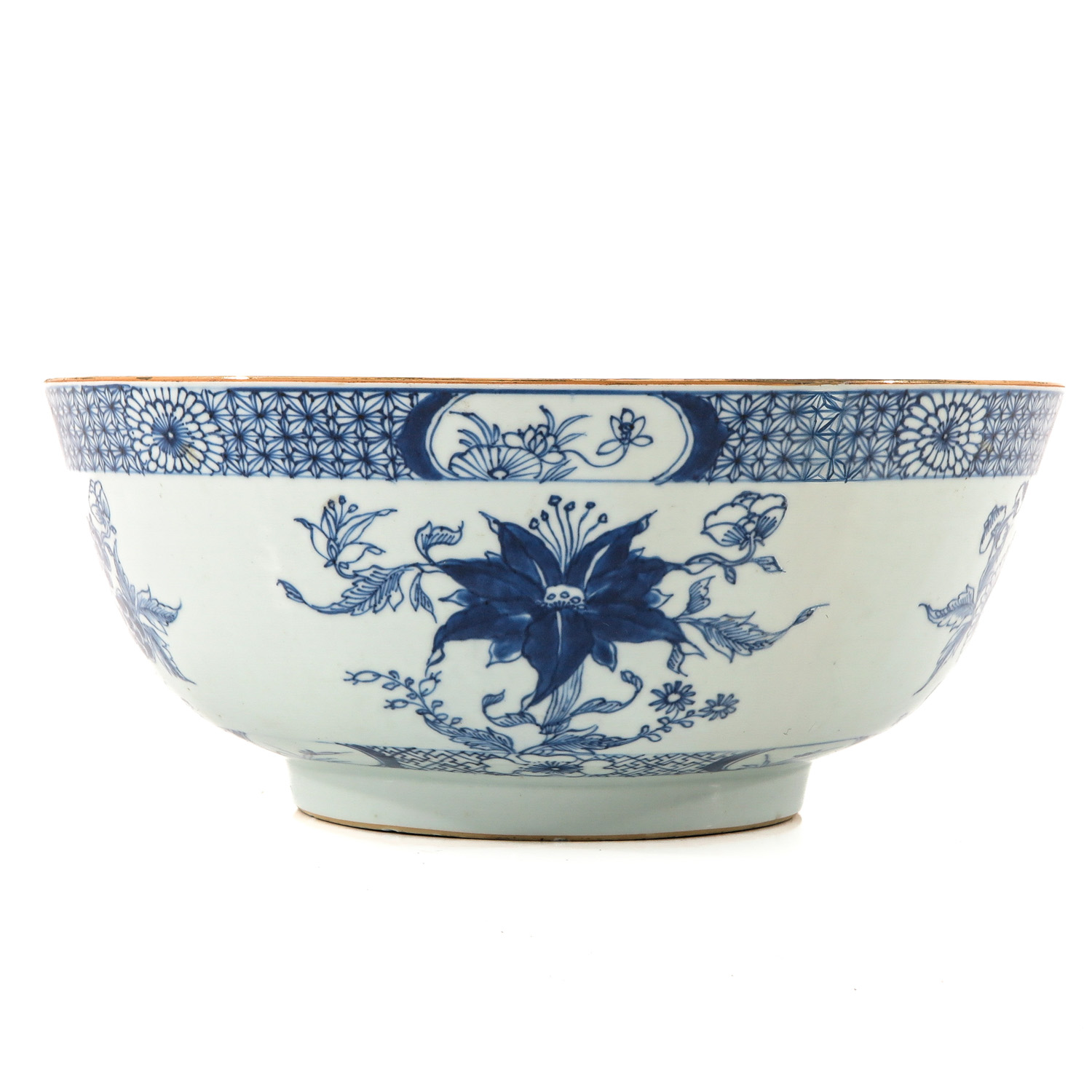 A Large Blue and White Serving Bowl - Image 4 of 9