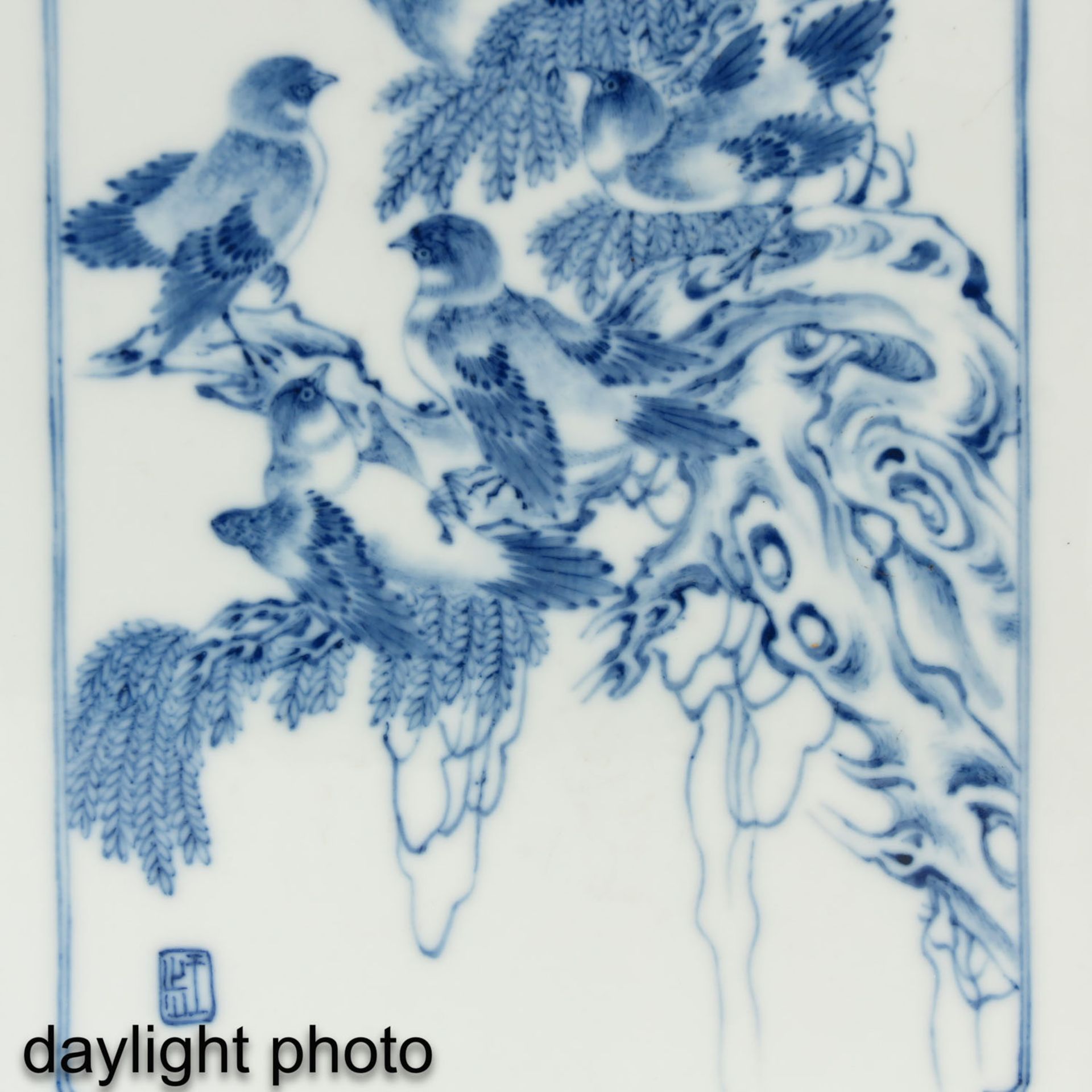 A BLue and White Vase - Bild 10 aus 10
