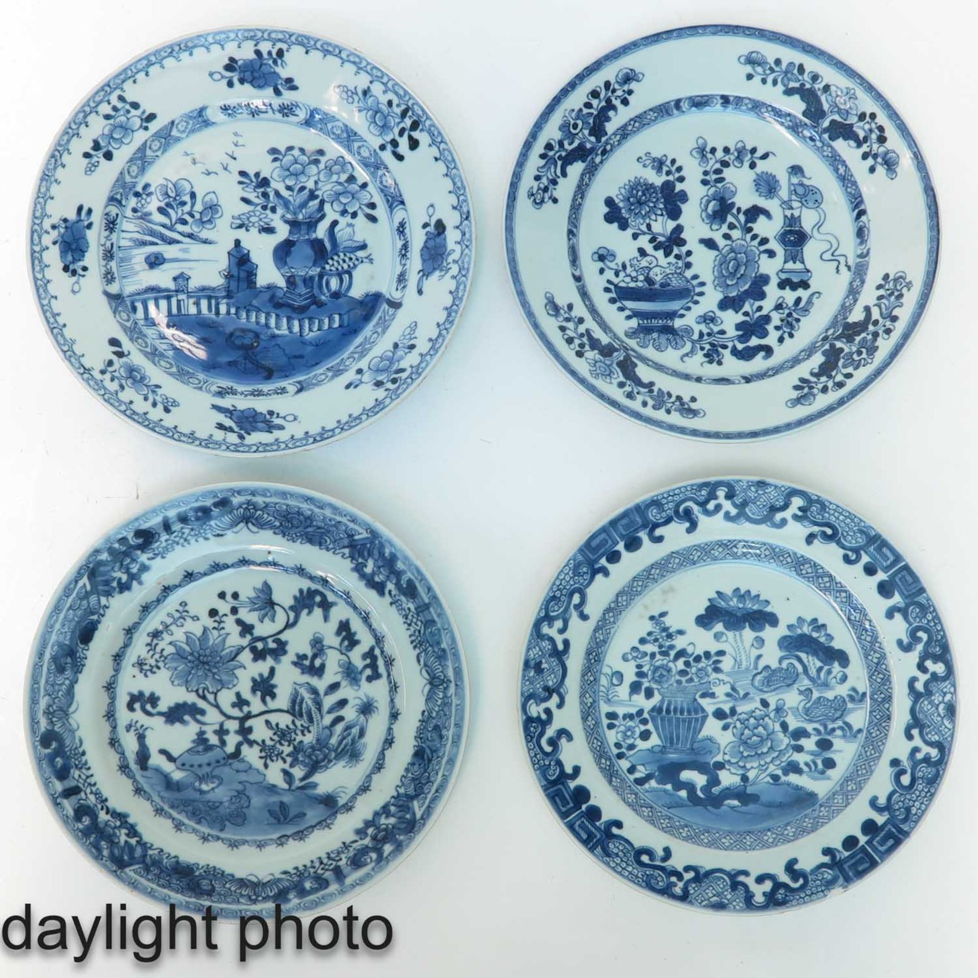 A Collection of 6 Blue and White Plates - Image 9 of 10