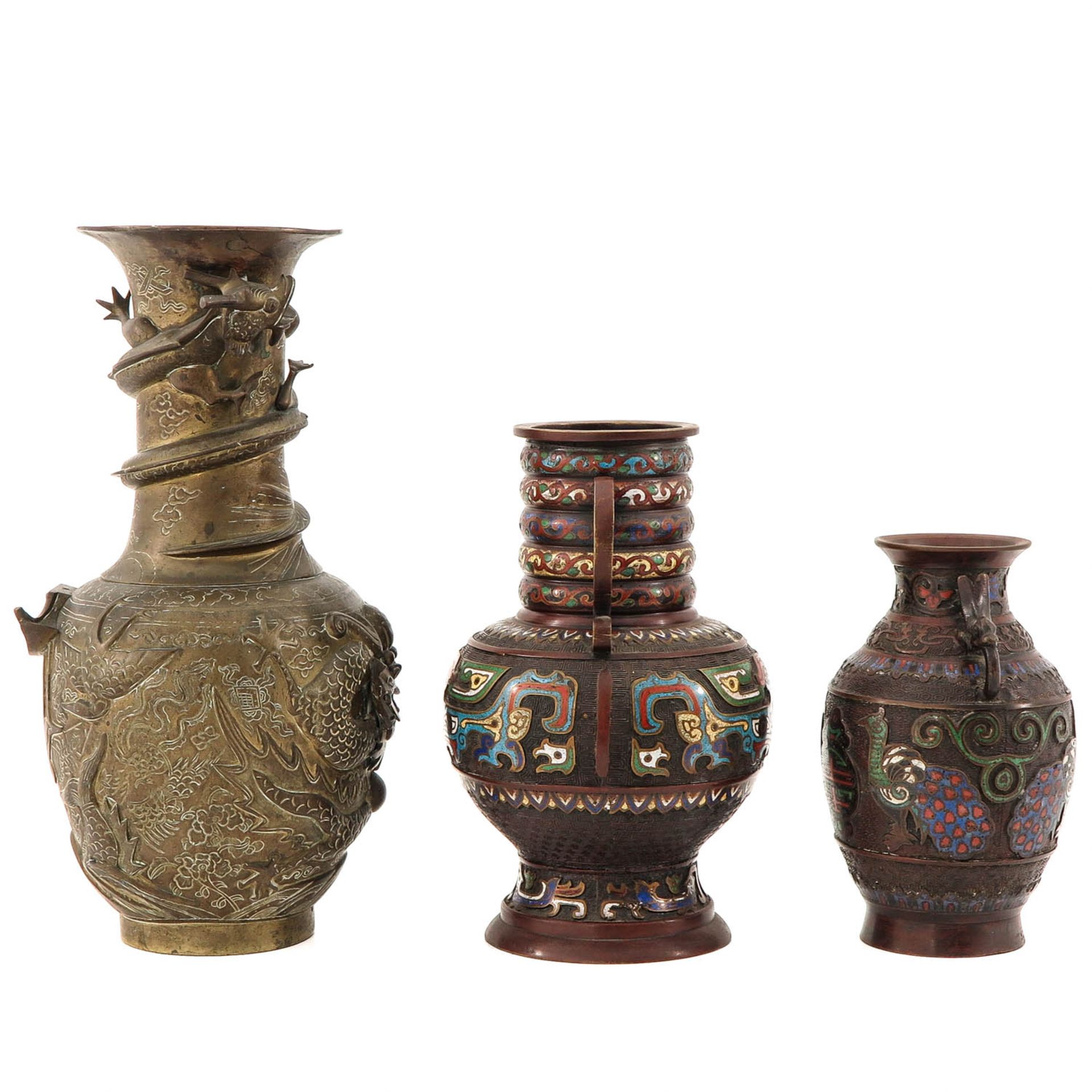 A Pair of Cloisonne Vase and Bronze Vase - Image 4 of 10