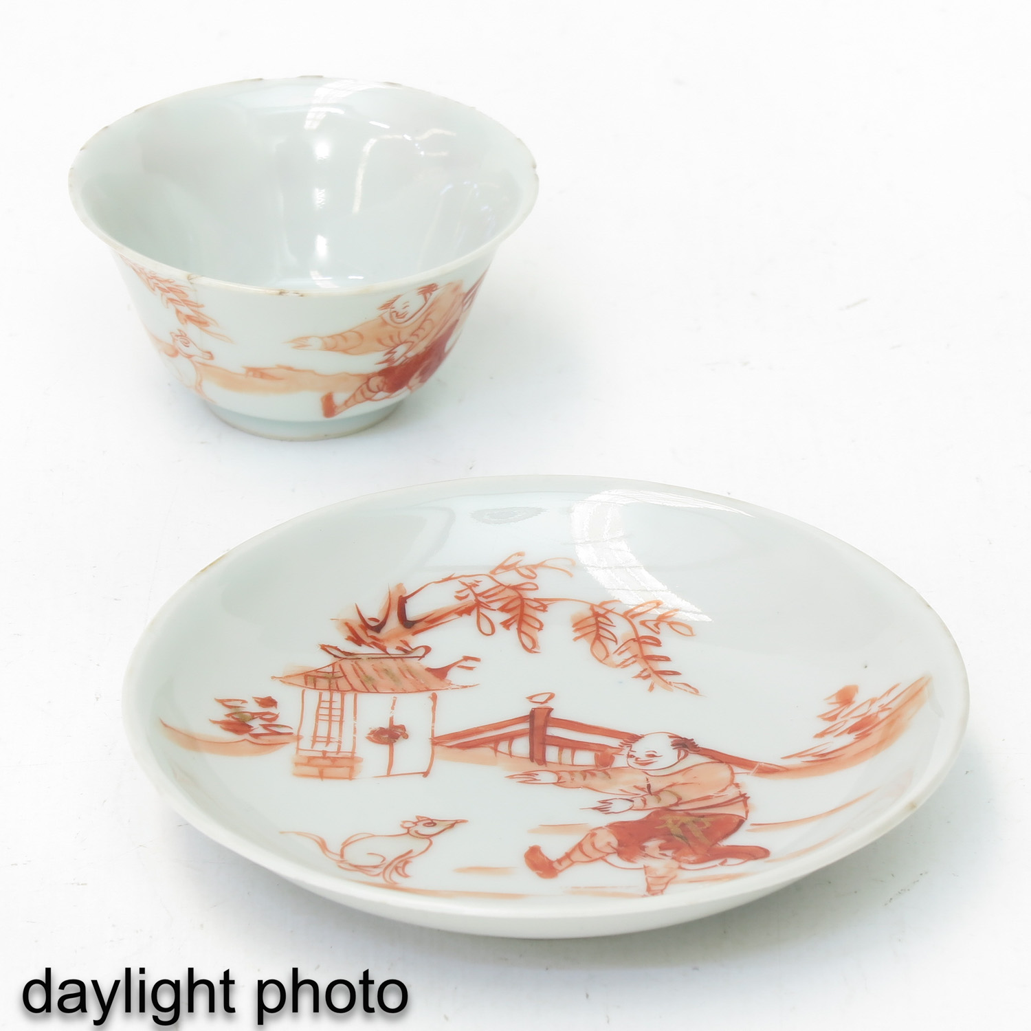 A Collection of Milk and Blood Decor Cups and Saucers - Image 9 of 10