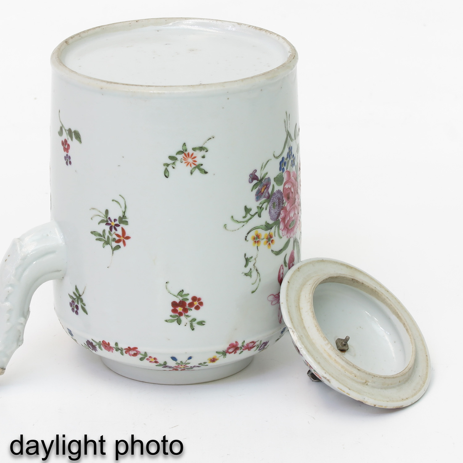A Famille Rose Teapot - Image 8 of 10
