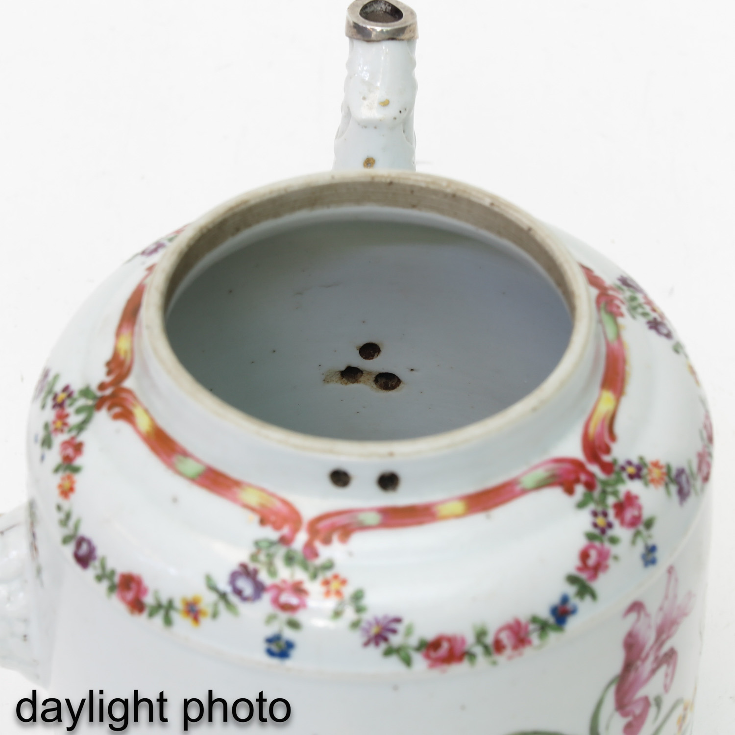A Famille Rose Teapot - Image 10 of 10