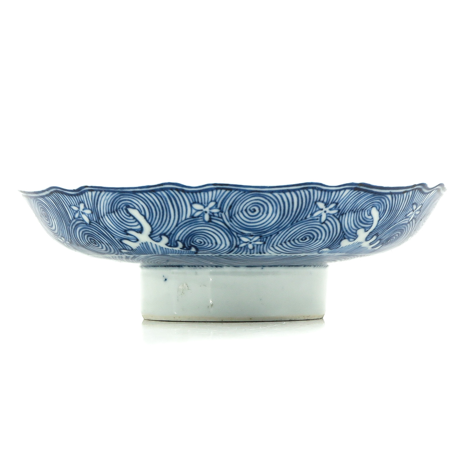 A Blue and White Stem Bowl - Image 2 of 10