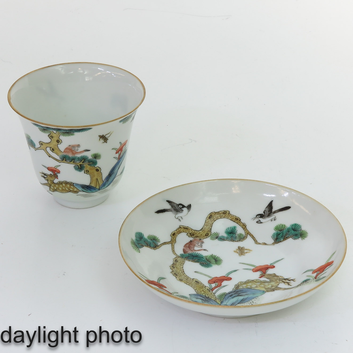 A Lot of 2 Cups and 2 Saucers - Image 9 of 10