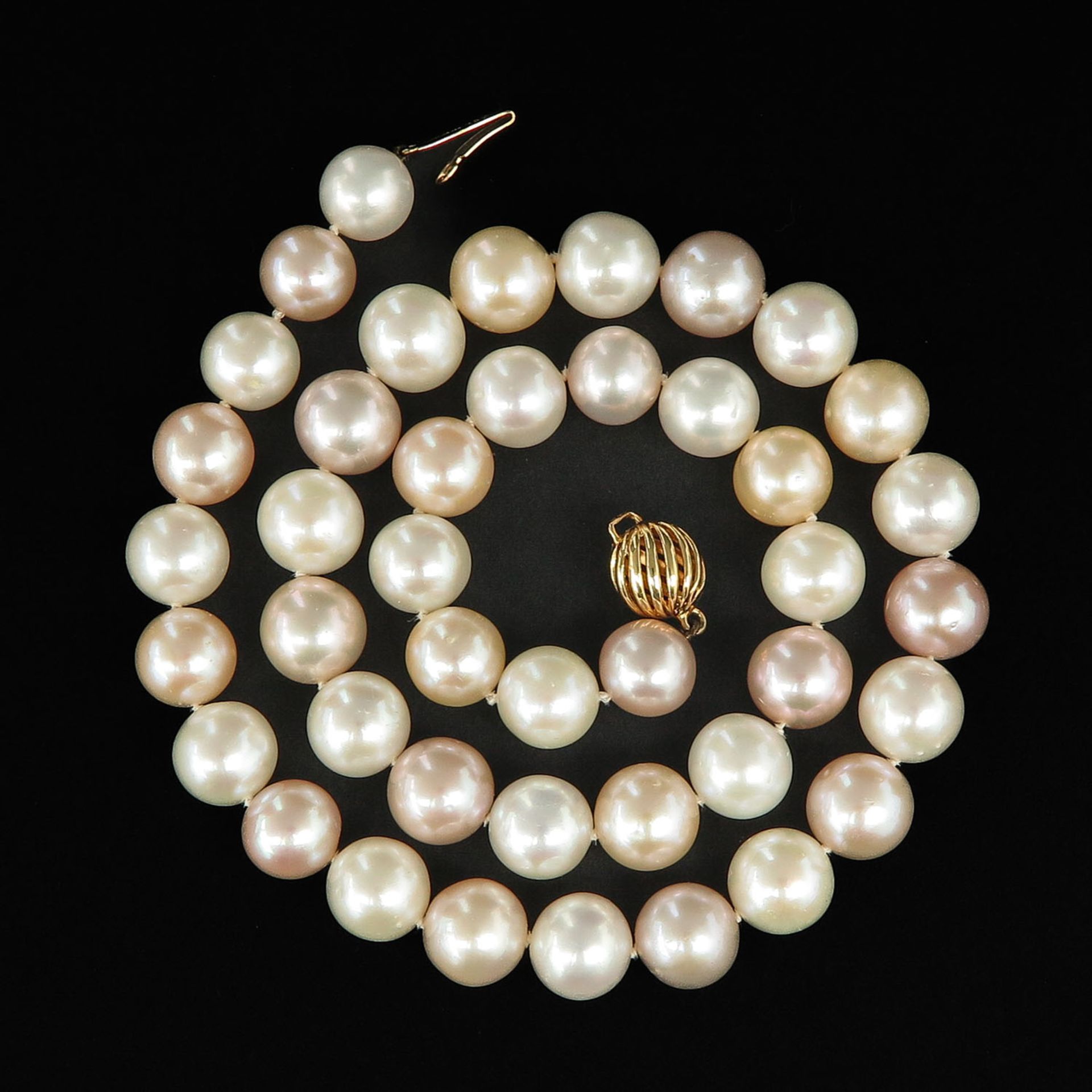 A Single Strand Pearl Necklace - Image 3 of 6