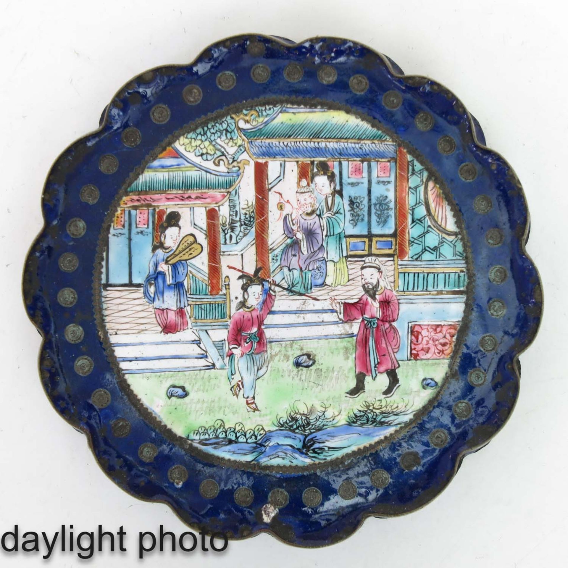 A Round Cloisonne Box - Image 9 of 10