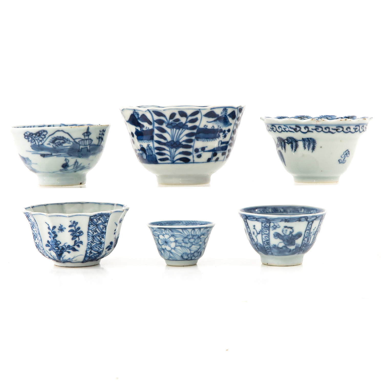 A Collection of Blue and White Cups and Saucers - Image 3 of 10