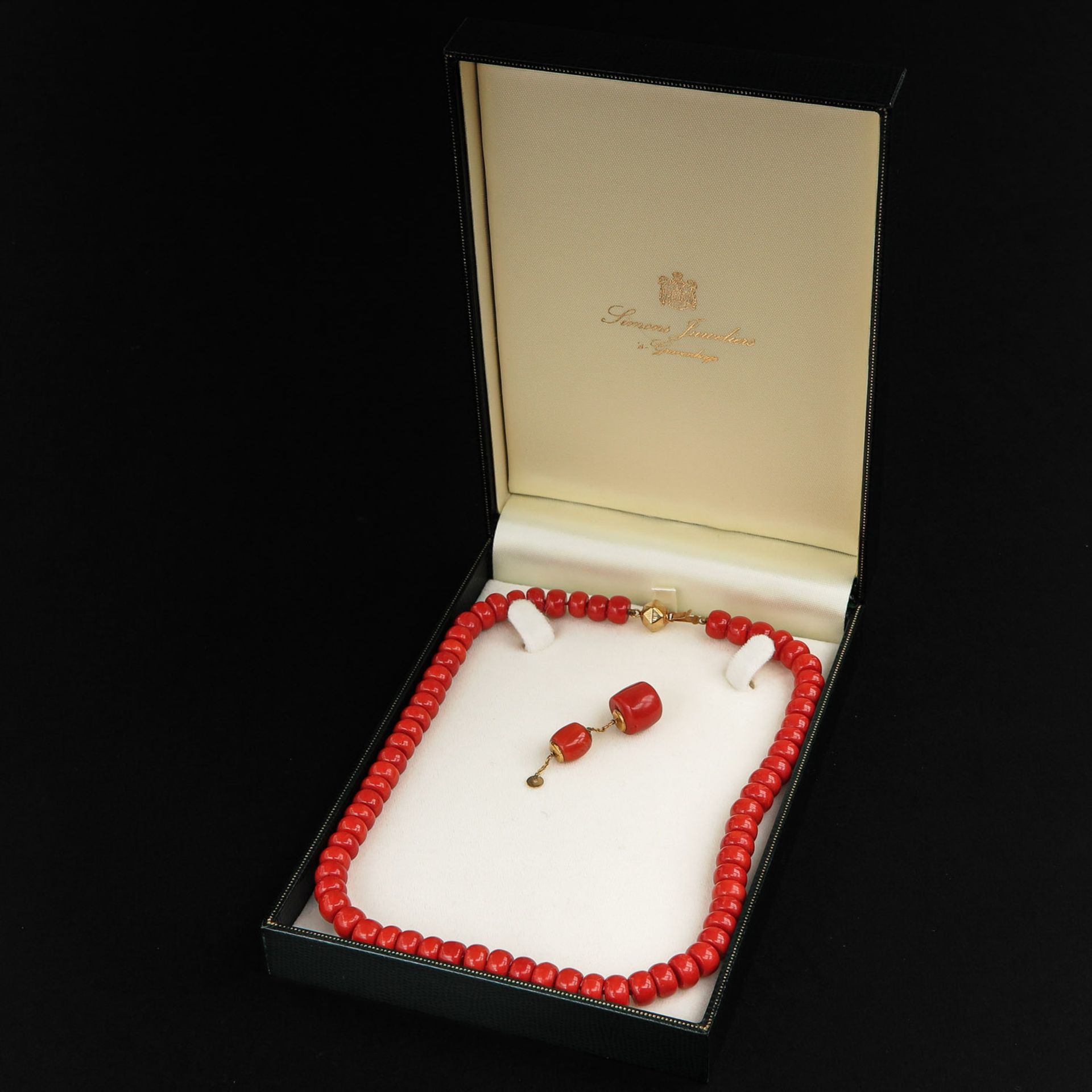 A 19th Century Red Coral Necklace - Image 8 of 8