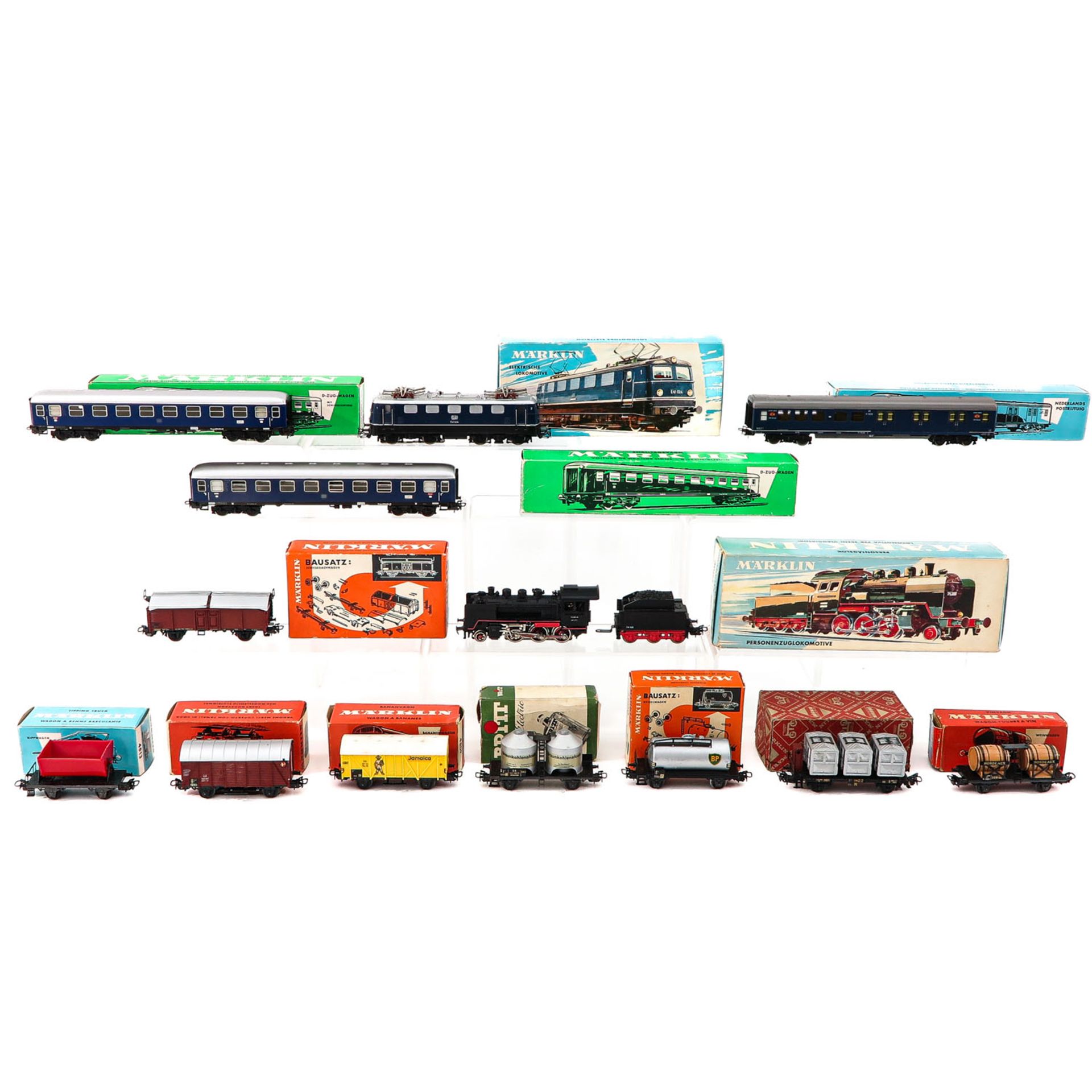 A Collection of Marklin Trains and Accesories - Bild 2 aus 8