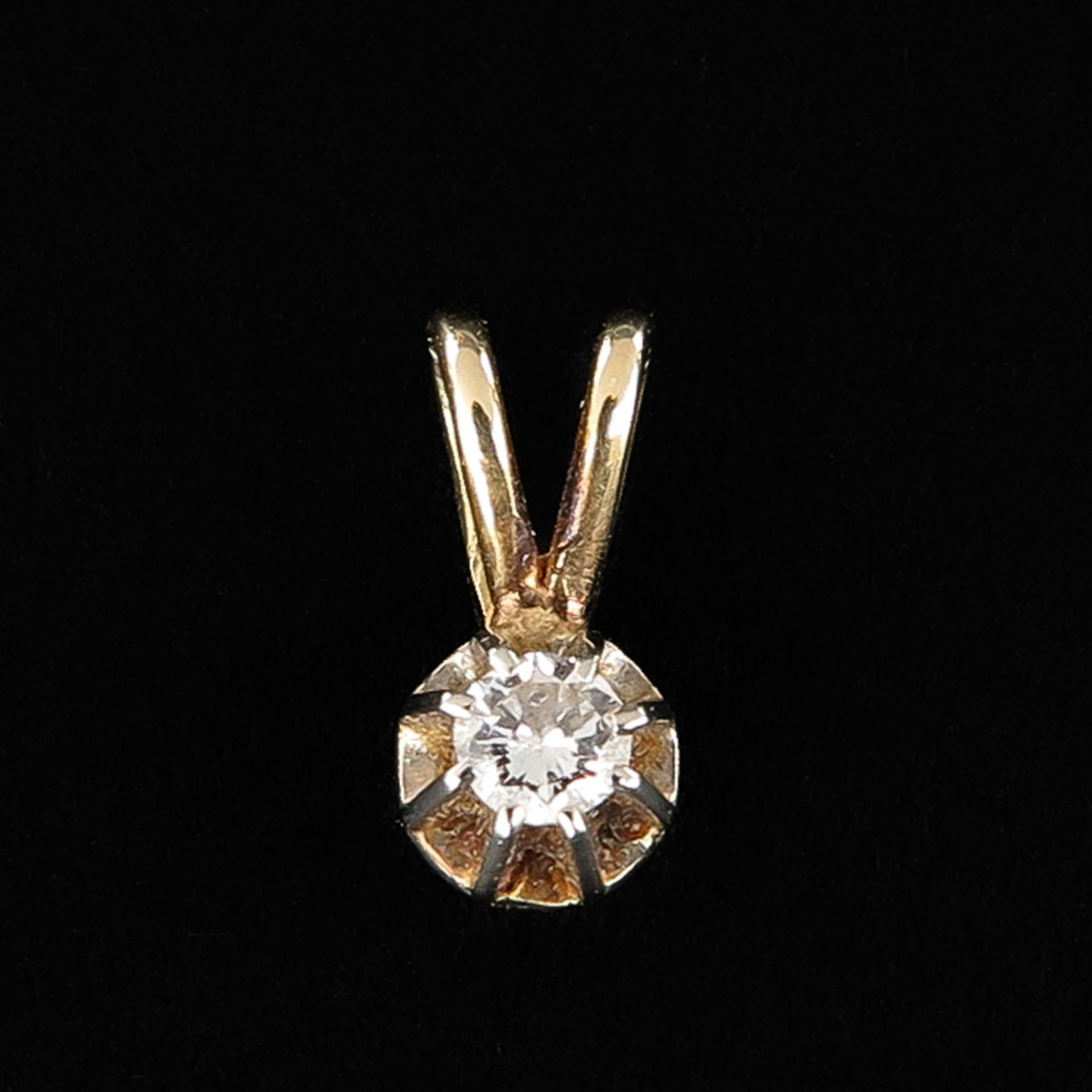 A Diamond Pendant and Ring - Image 2 of 7