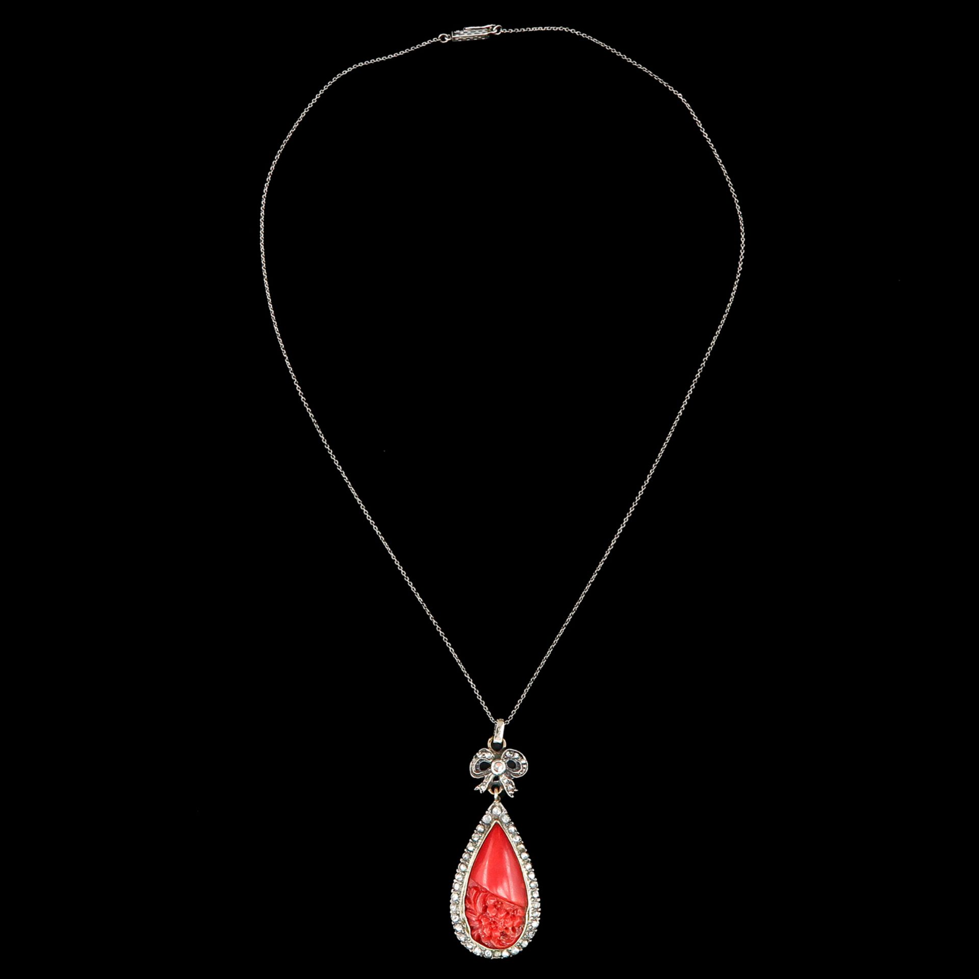 A Carved Red Coral Pendant with Diamonds - Bild 4 aus 5