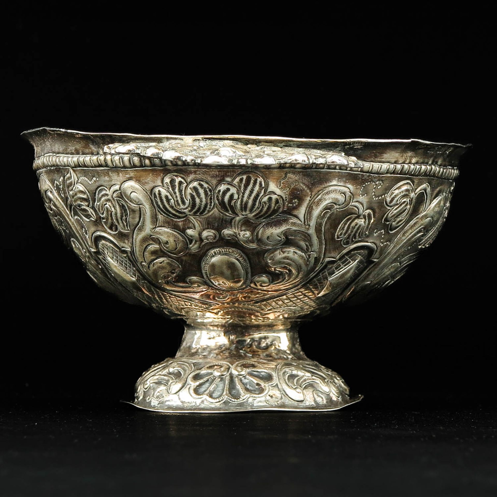 An 18th Century Brandy Bowl - Image 4 of 9