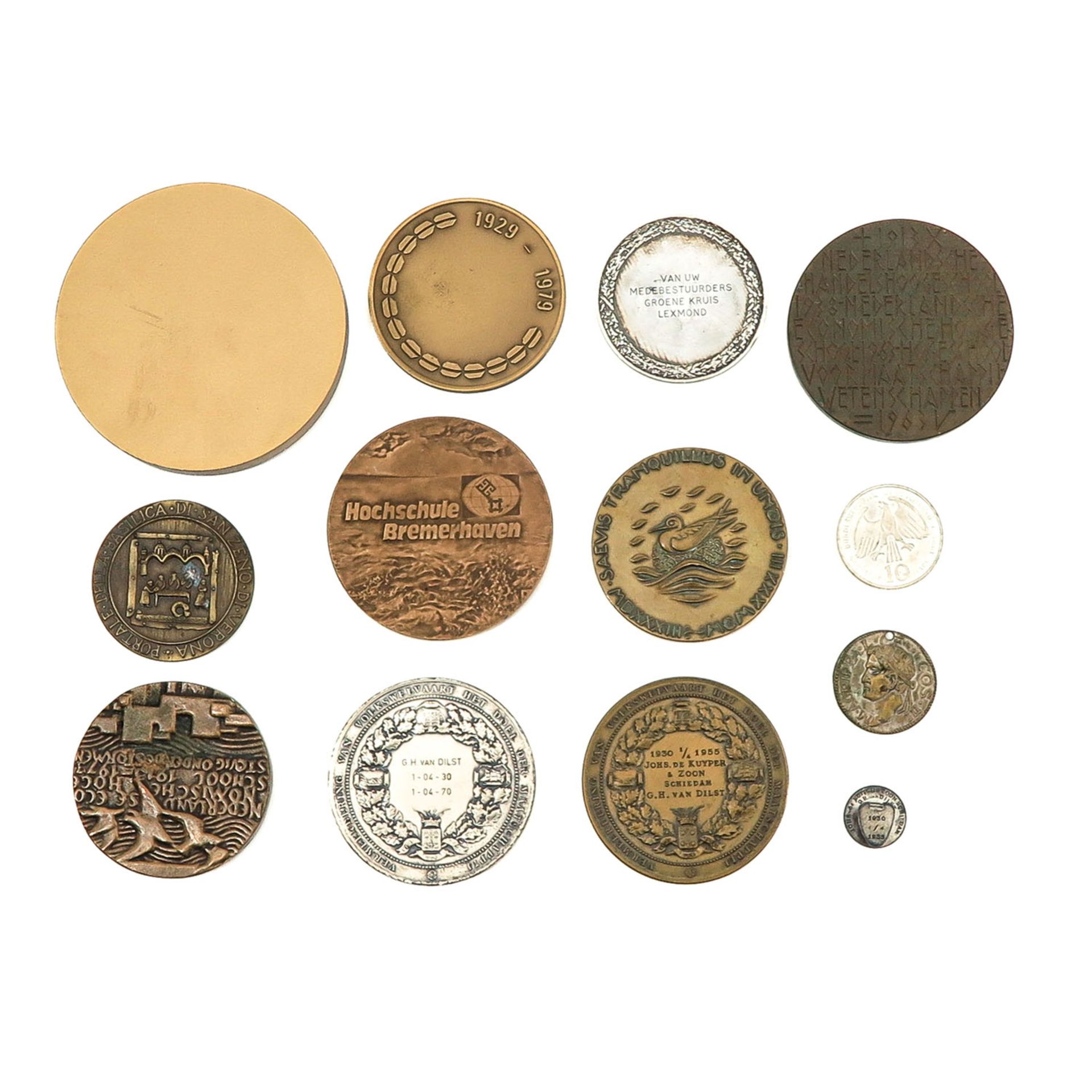 A Collection of 13 Tokens - Bild 2 aus 8