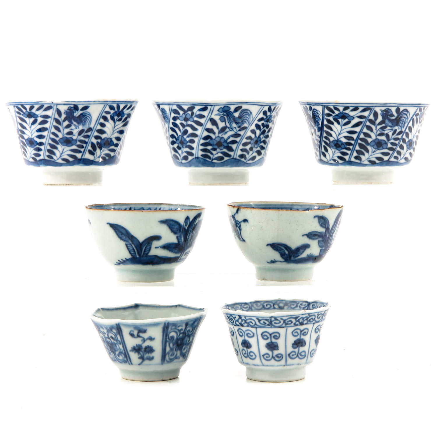 A Collection of Blue and White Cups and Saucers - Image 4 of 10