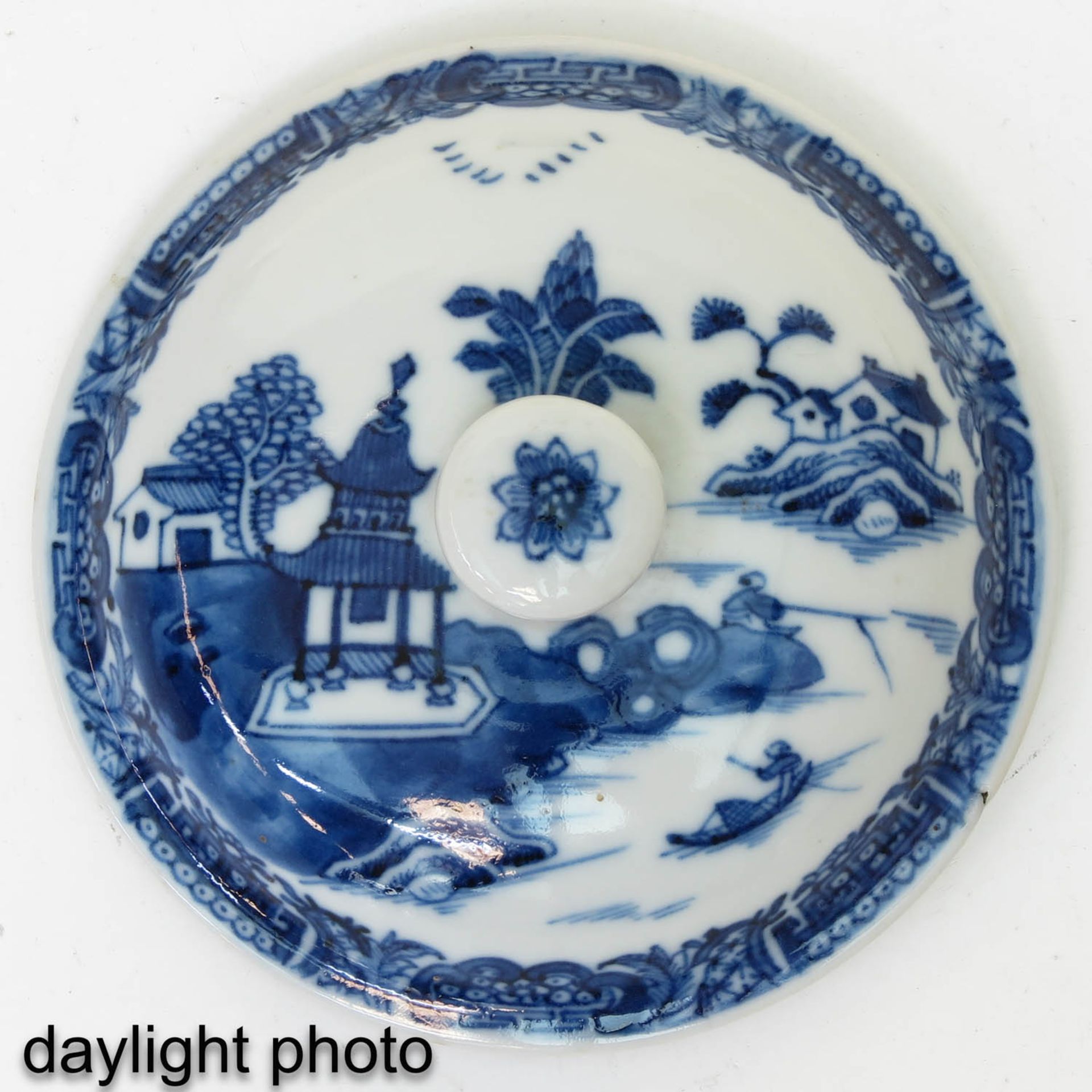 A Blue and White Bowl and Covered Sugar - Bild 9 aus 10
