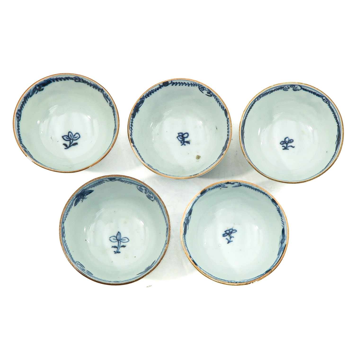 A Collection of 5 Blue and White Cups and Saucers - Image 5 of 10
