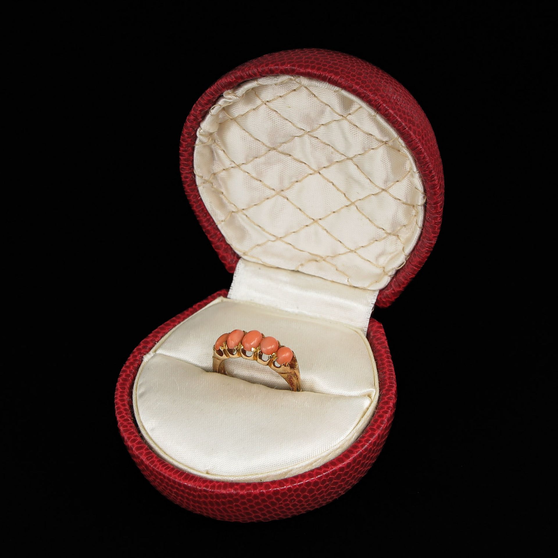 A Ladies 14KG Red Coral Ring - Image 5 of 5