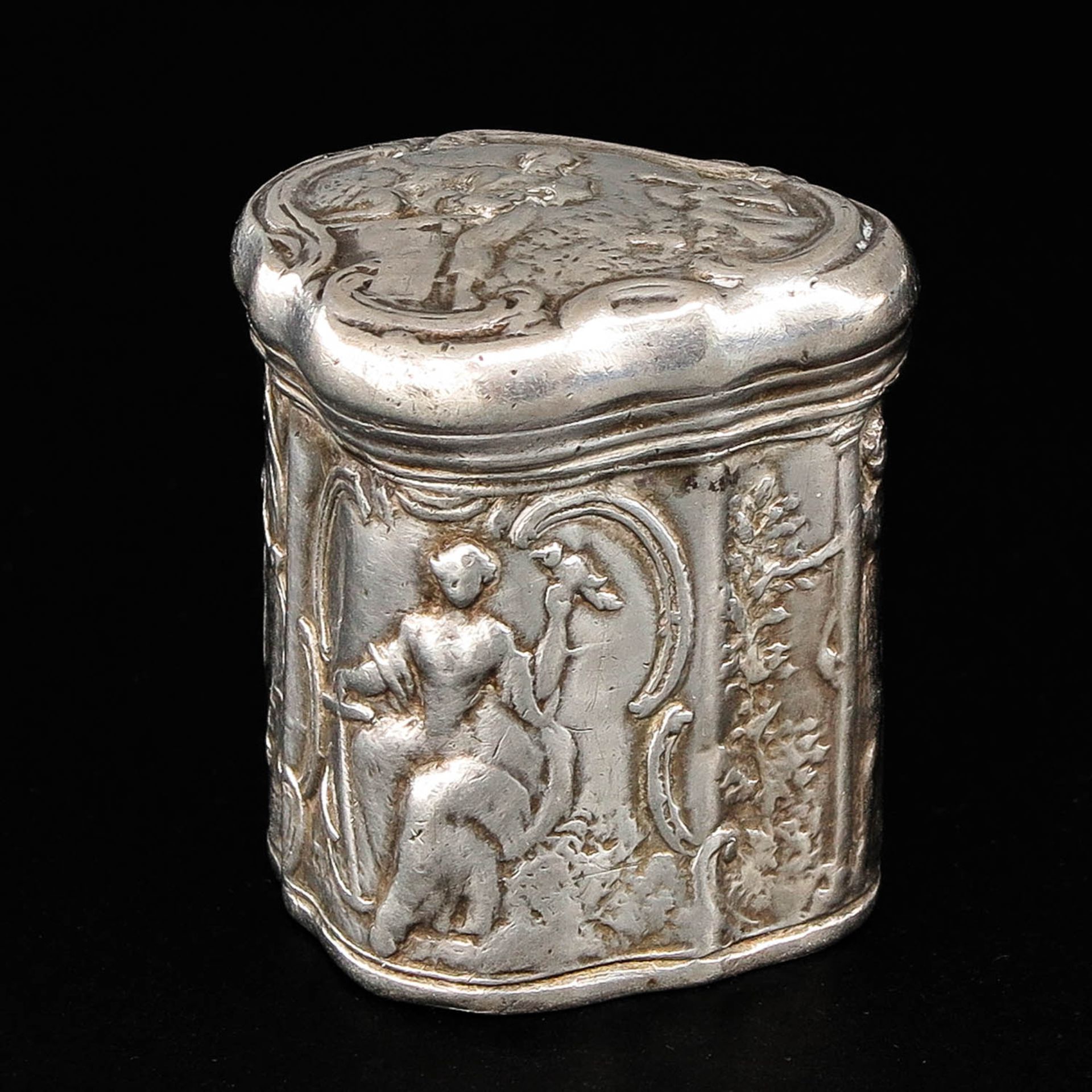 A Silver Scent Box or Lodereindoosje