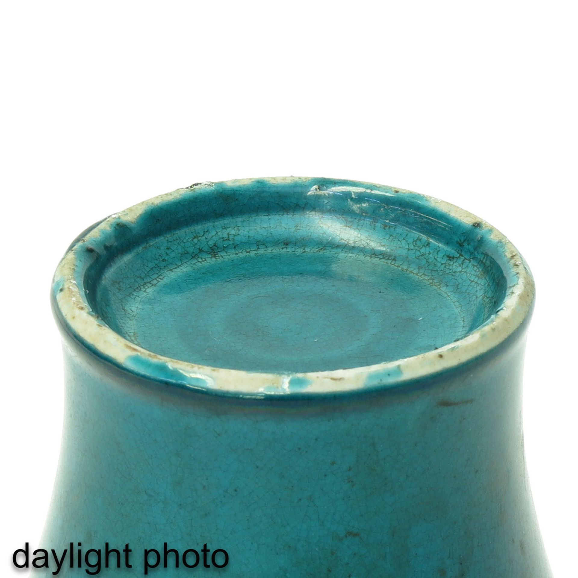 A Small Green Glaze Meiping Vase - Image 8 of 9