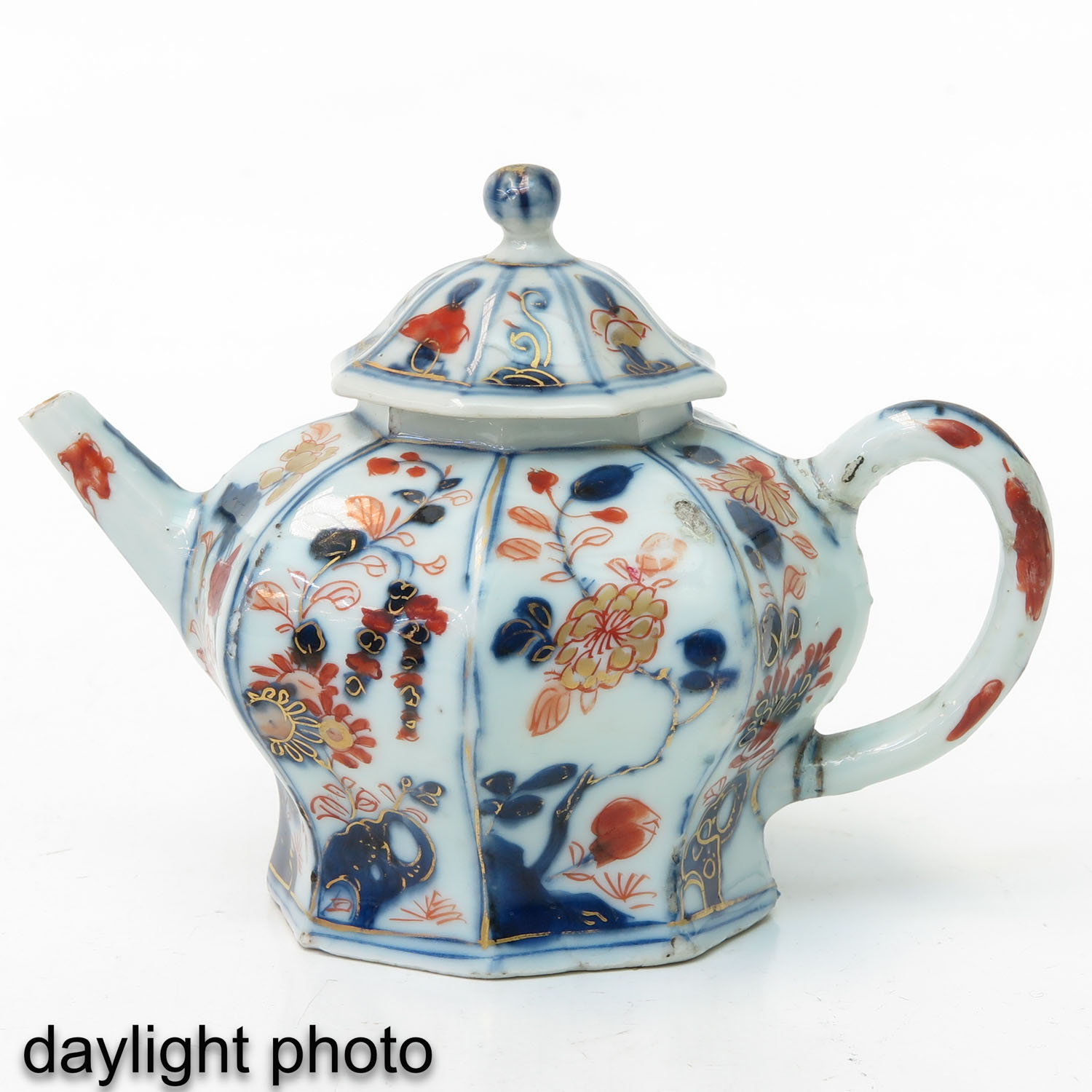 An Imari Teapot - Image 7 of 10