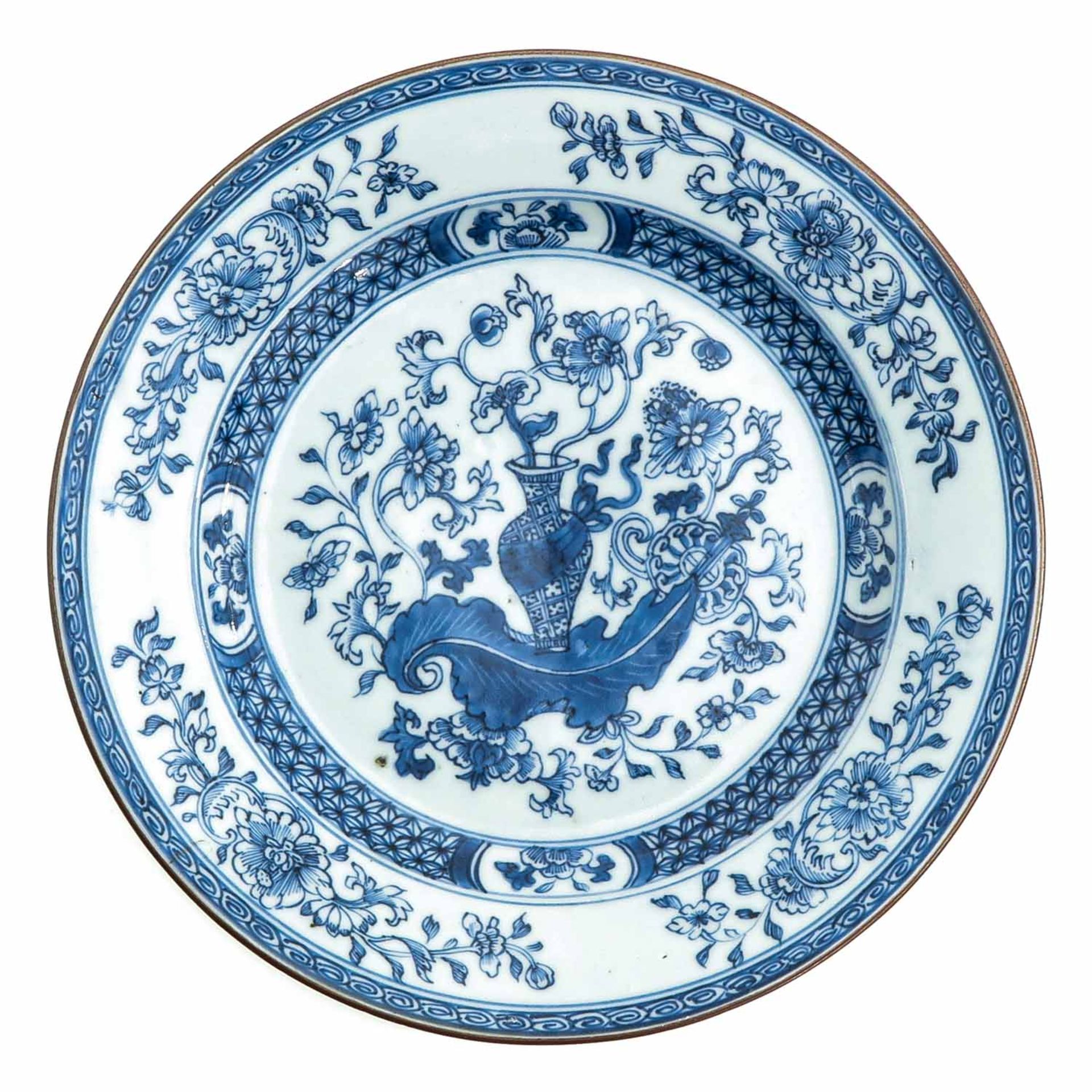 A Collection of 3 Blue and White Plates - Image 3 of 10