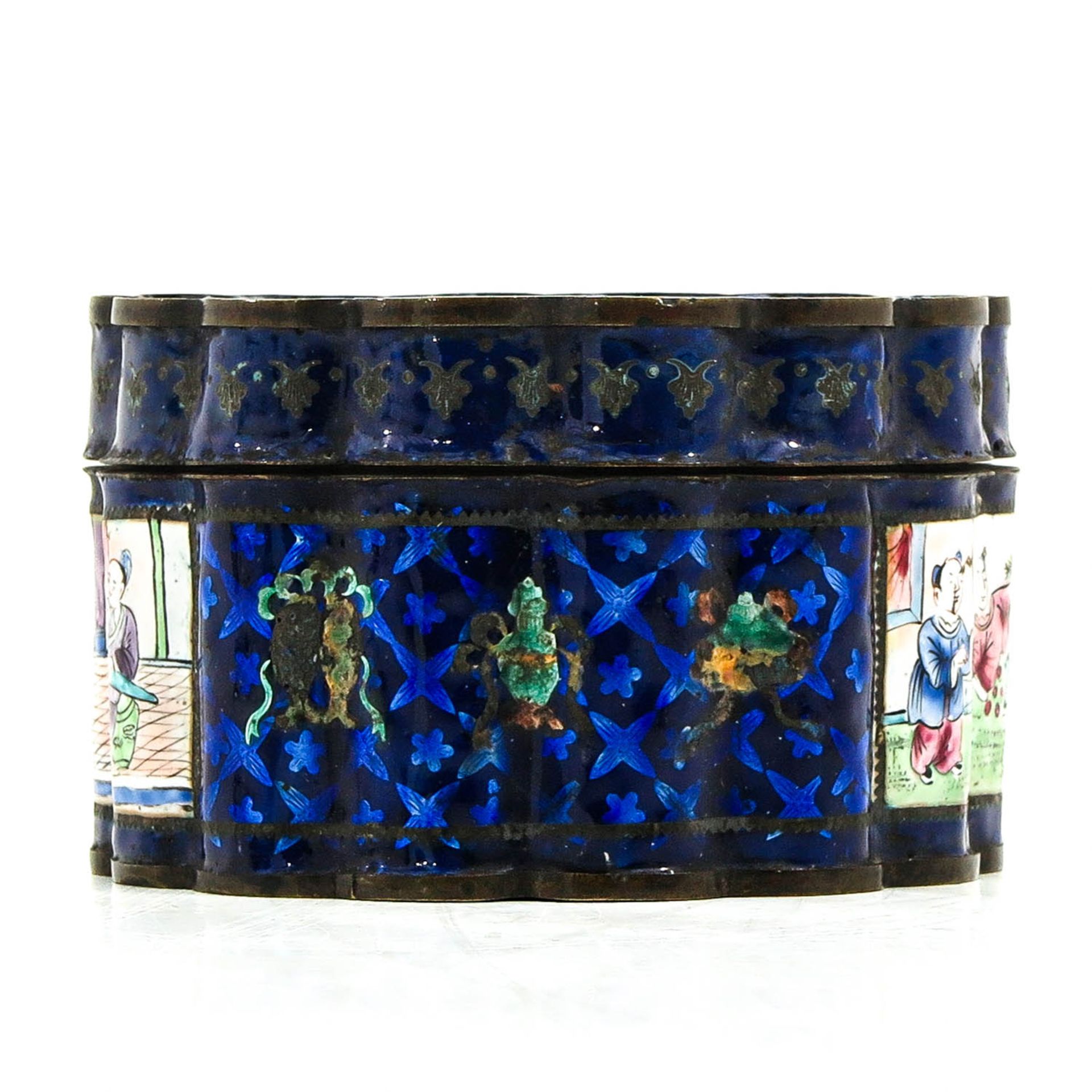 A Round Cloisonne Box - Image 2 of 10