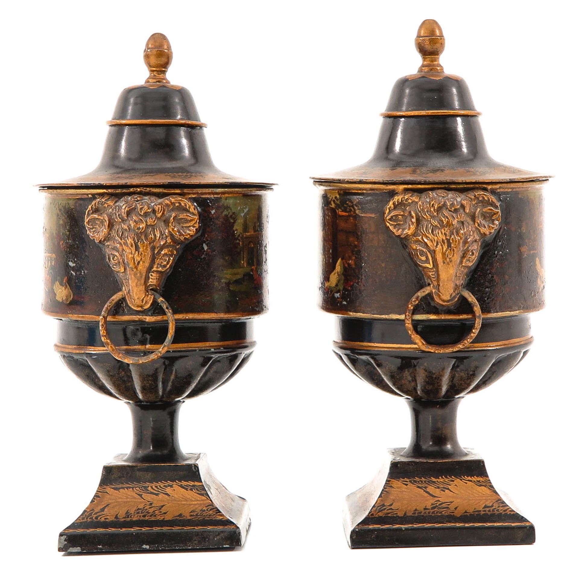A Pair of Dutch 18th Century Chestnut Vases - Image 4 of 9
