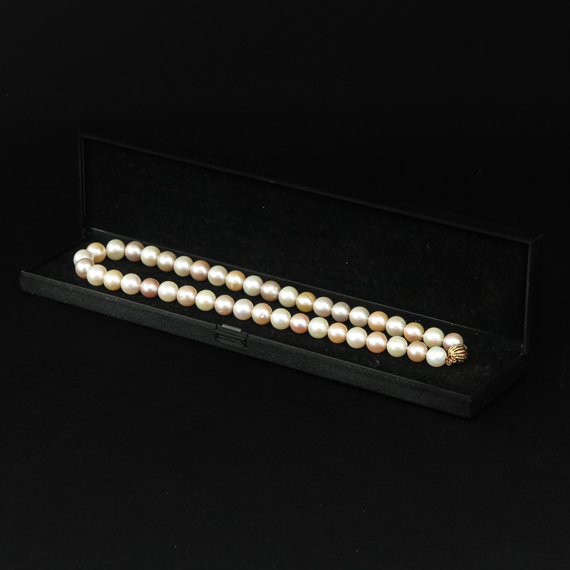 A Single Strand Pearl Necklace - Image 6 of 6