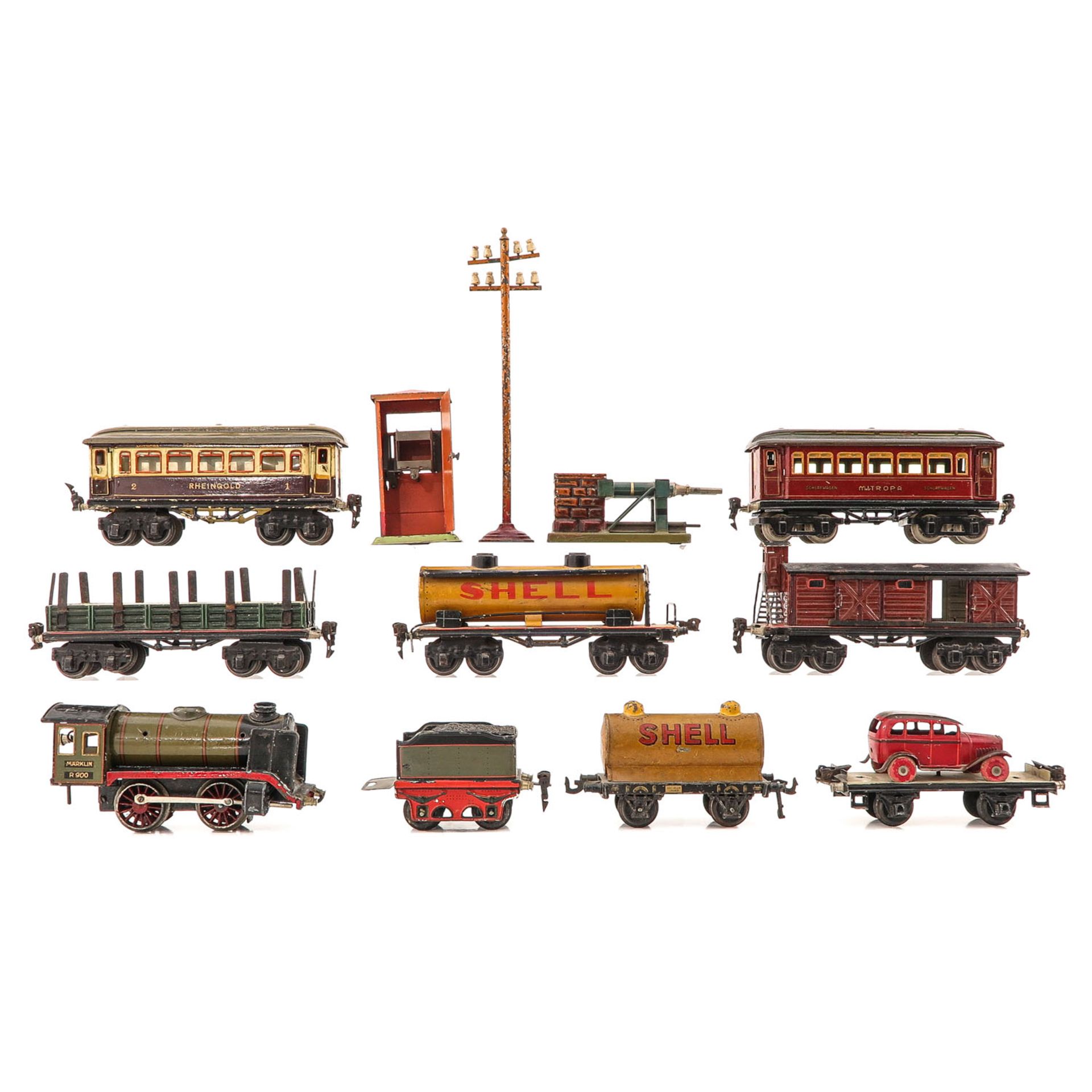 A Collection of Marklin Trains and Accessories - Image 4 of 10