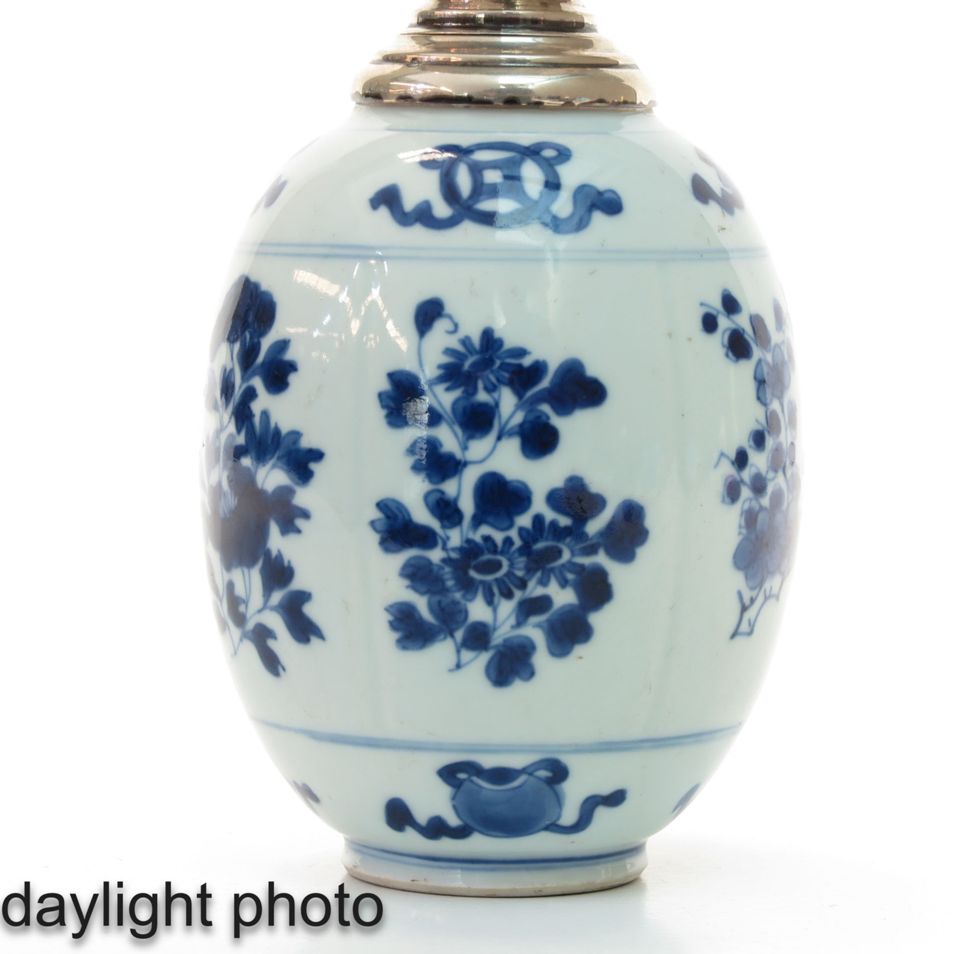 A Blue and White Tea Caddy - Image 10 of 10