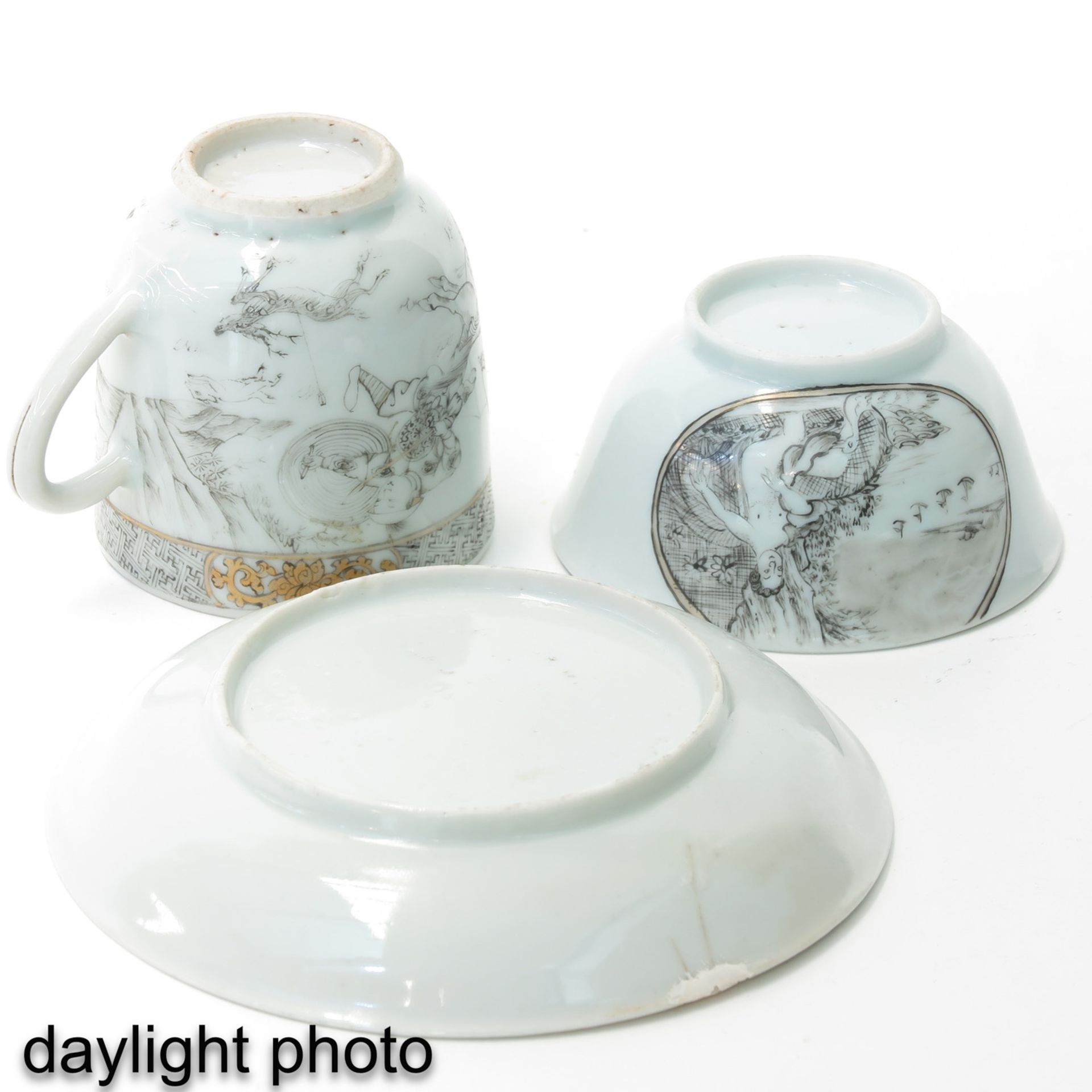 A Collection of Encre de Chine Porcelain - Bild 10 aus 10