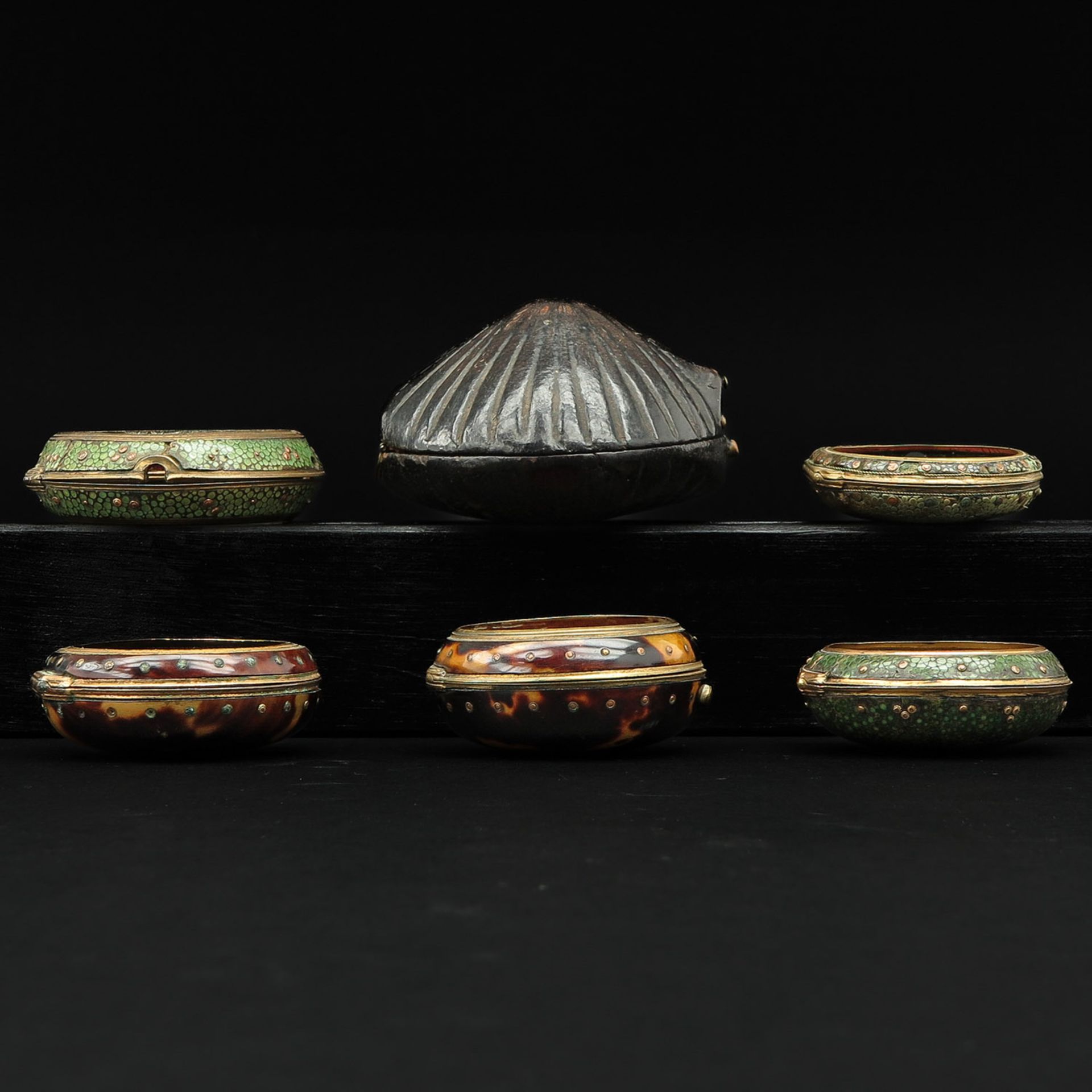 A Collection of 6 Pocket Watch Holders - Image 4 of 9