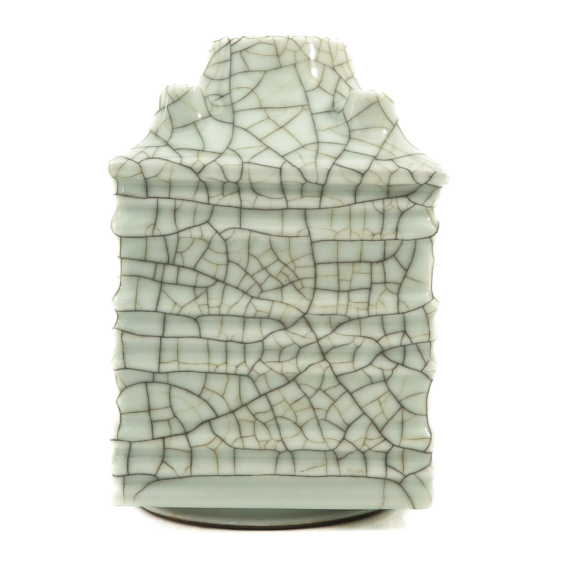 A Crackle Decor Square Vase - Image 3 of 10