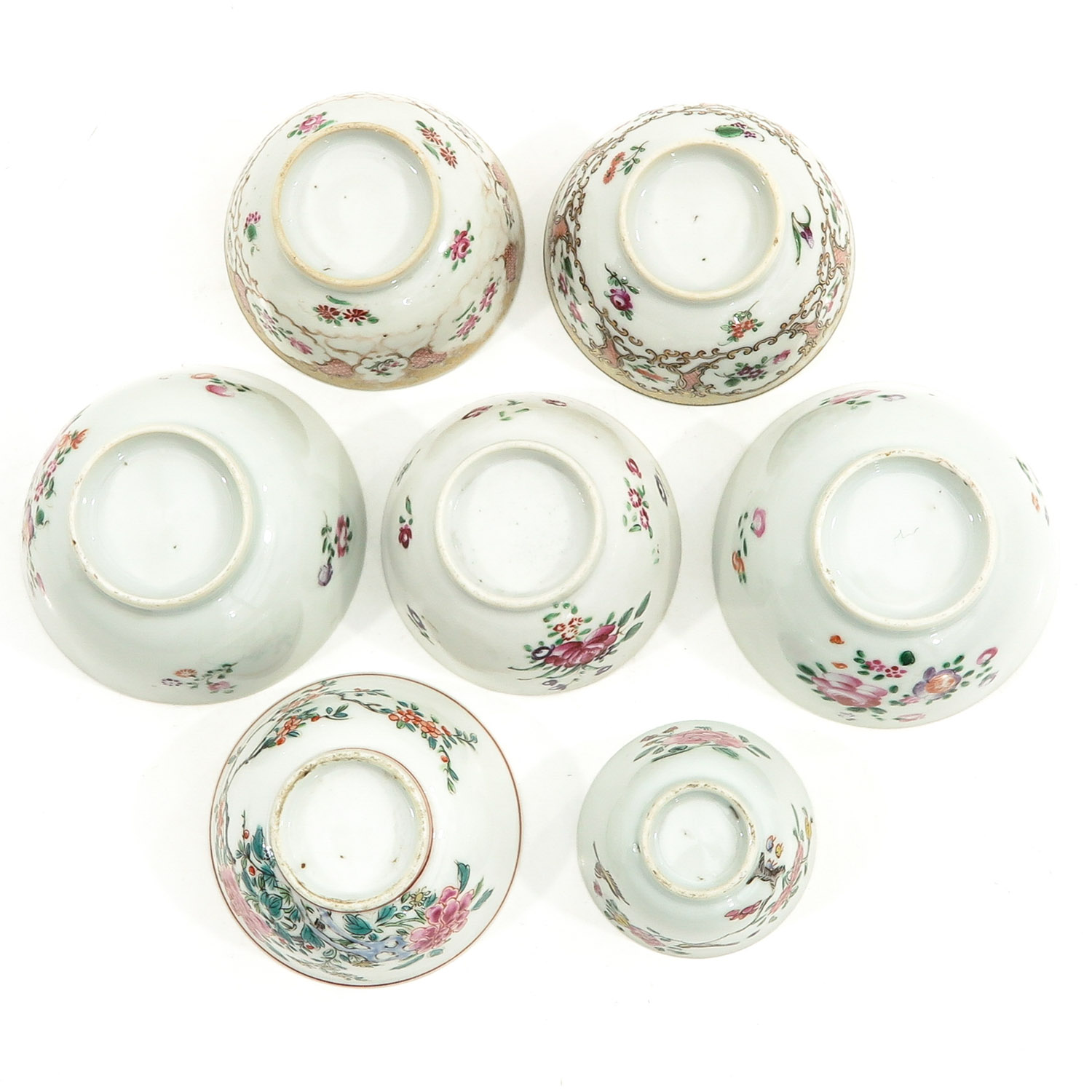 A Collection of Famille Rose Cups and Saucers - Image 6 of 10