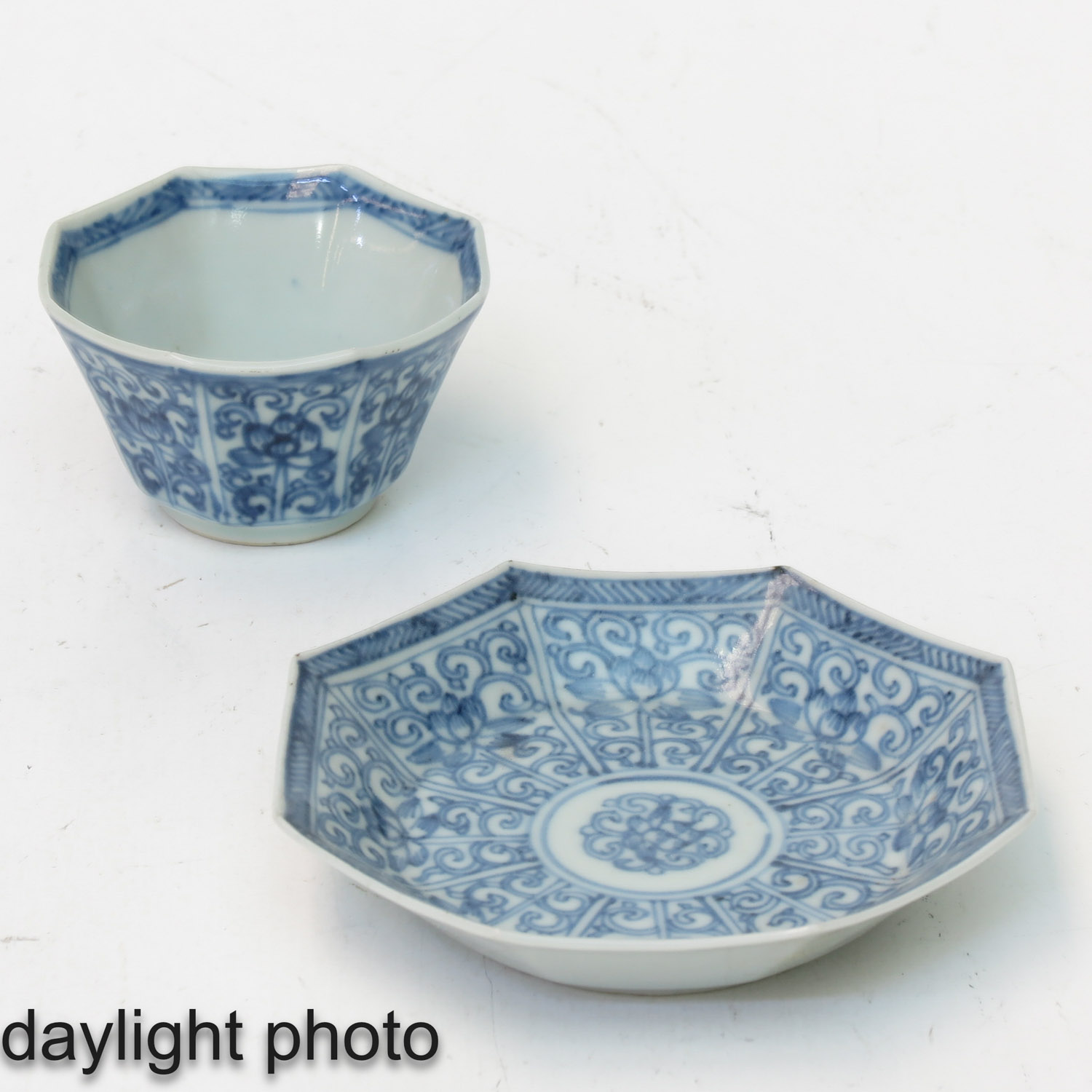 A Series of Blue and White Cups and Saucers - Image 9 of 10
