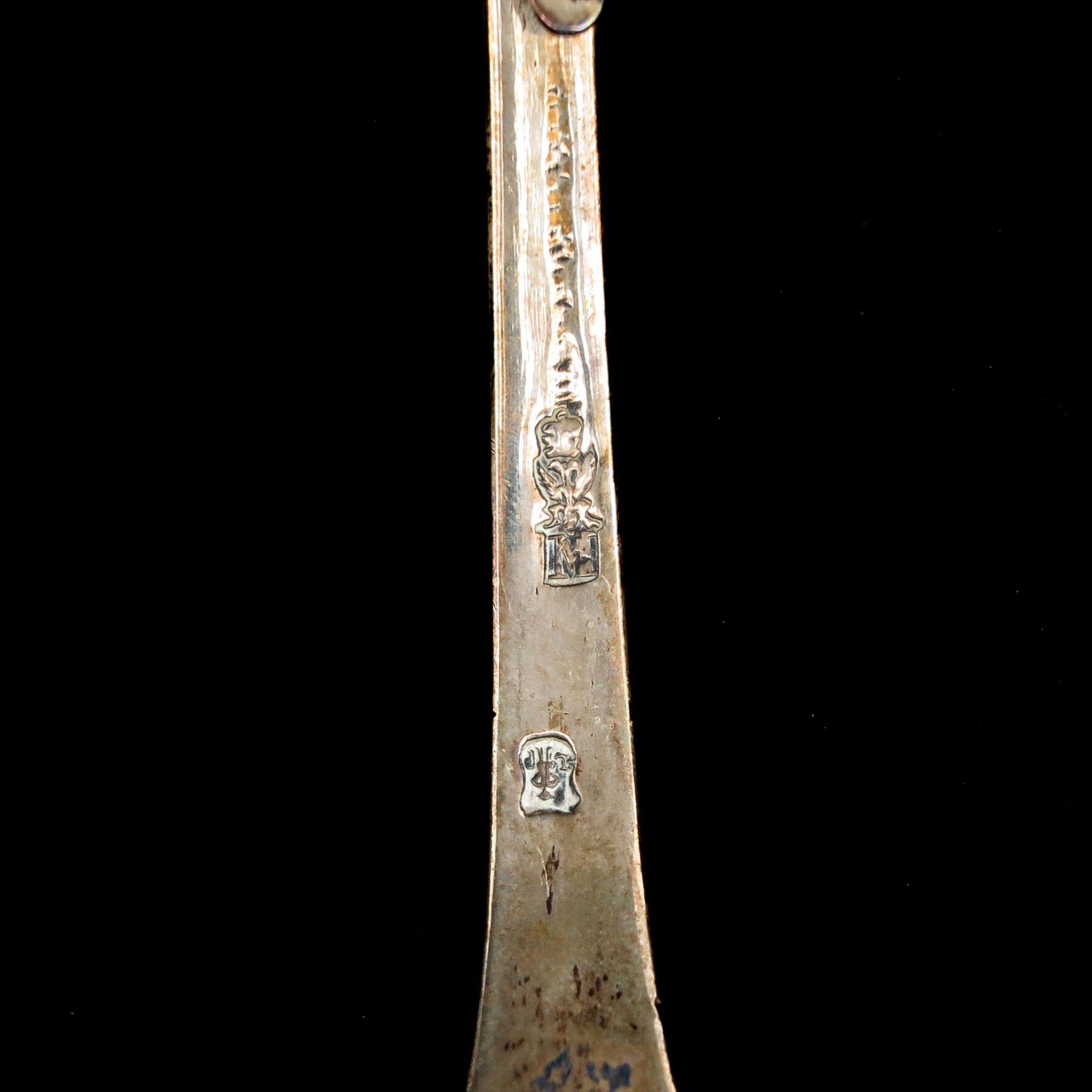 A Dutch Silver Knitting Spoon - Image 3 of 10