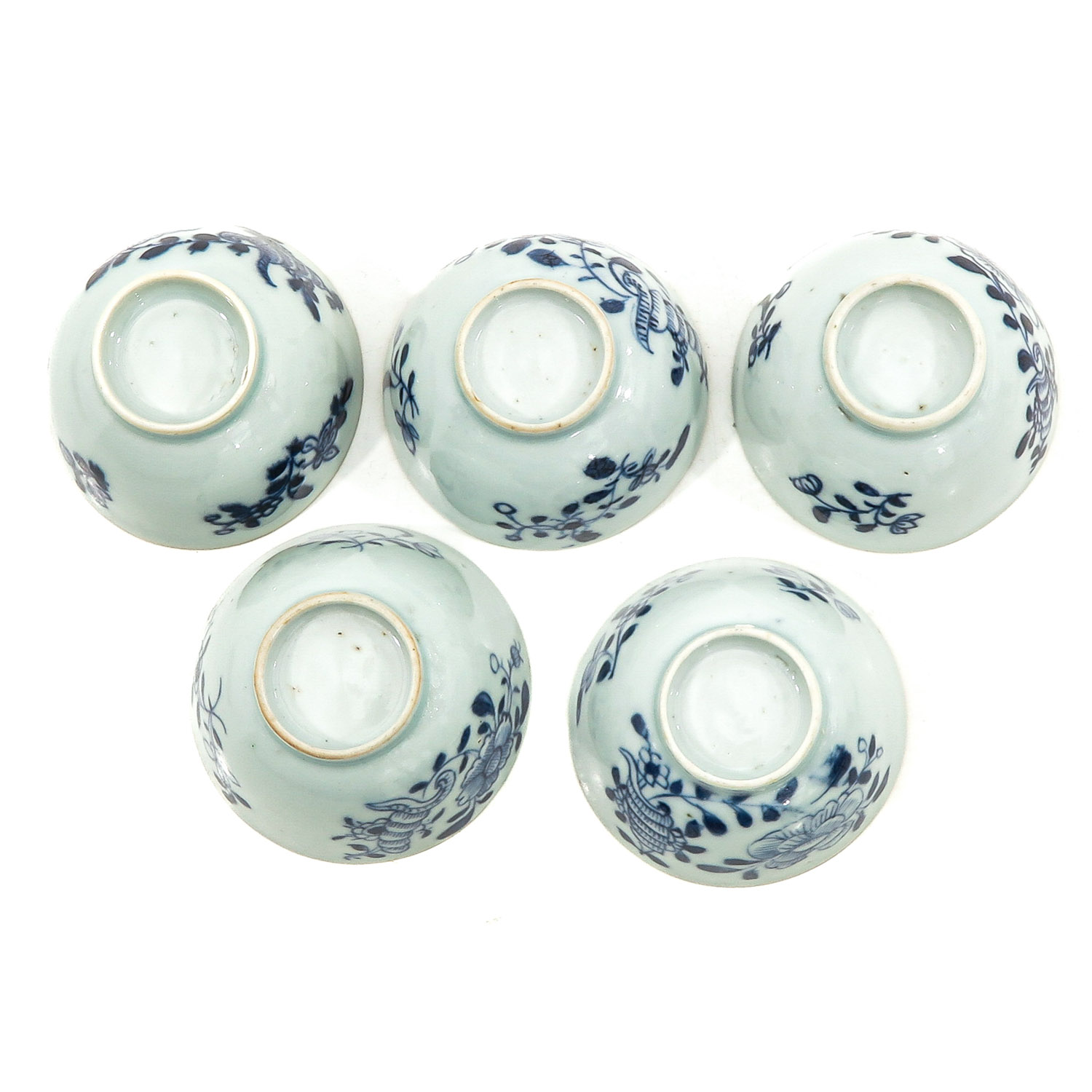 A Collection of 5 Blue and White Cups and Saucers - Image 6 of 10