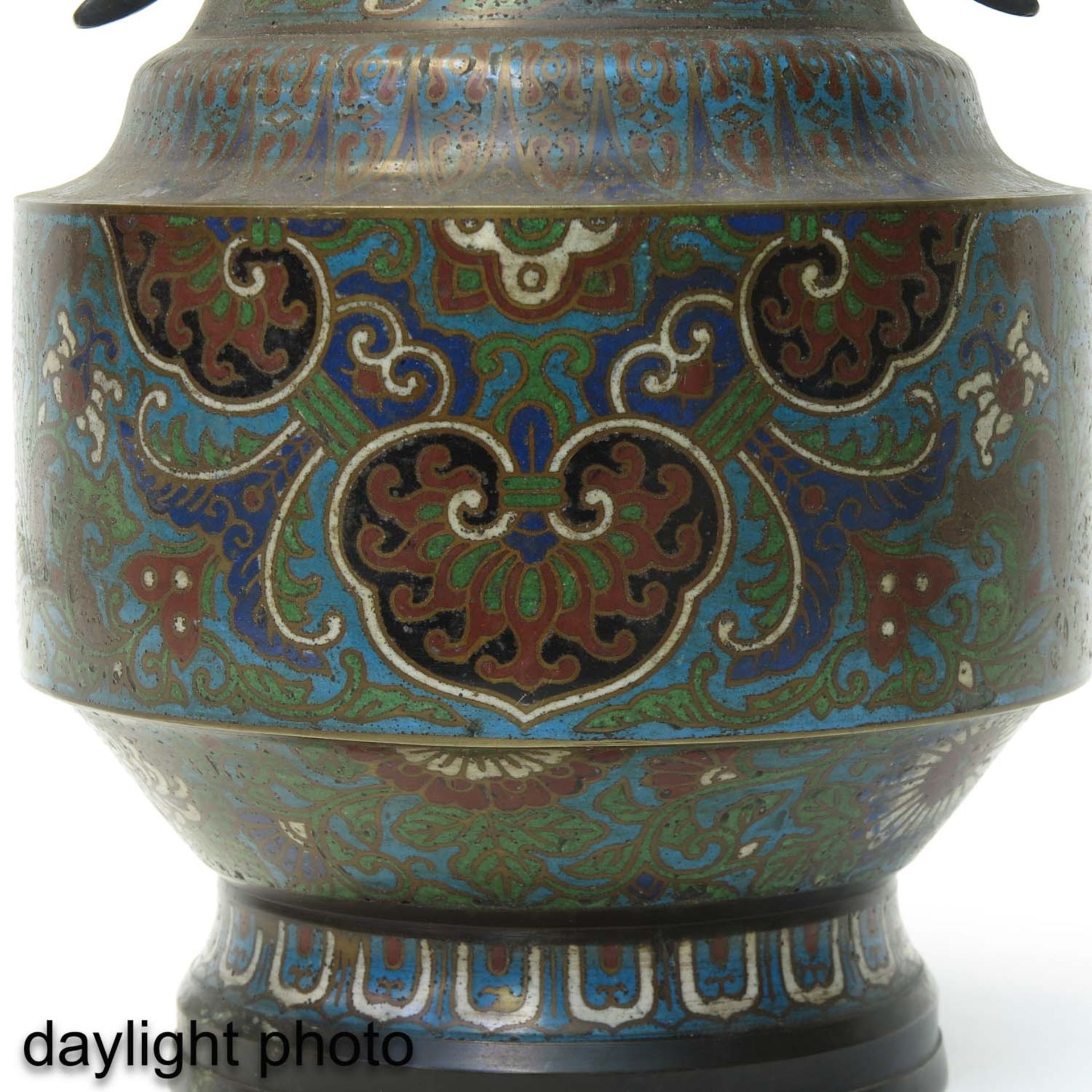 A Lot of 2 Cloisonne Vases - Image 9 of 10