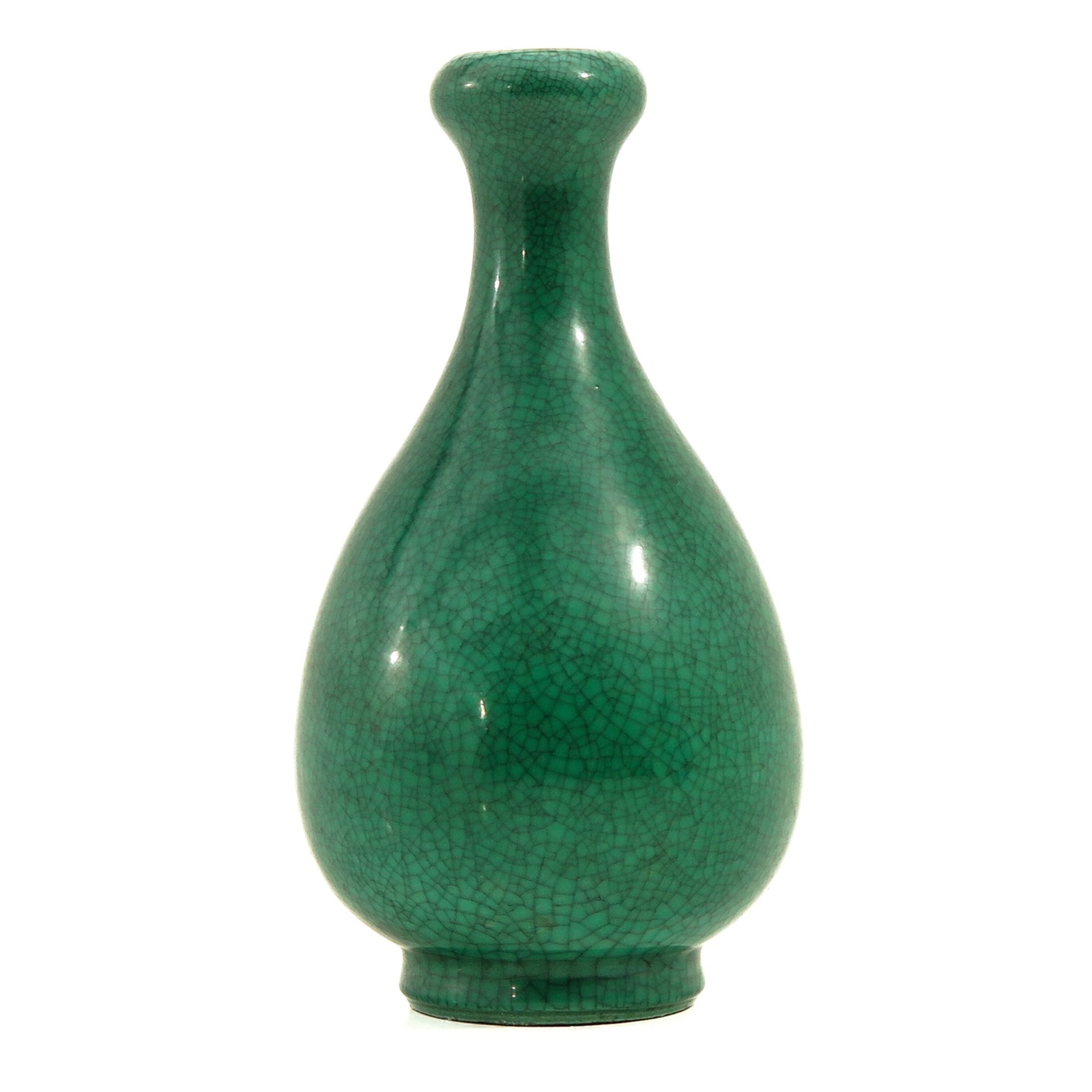 A Green Glaze Garlic Mouth Vase - Bild 3 aus 9