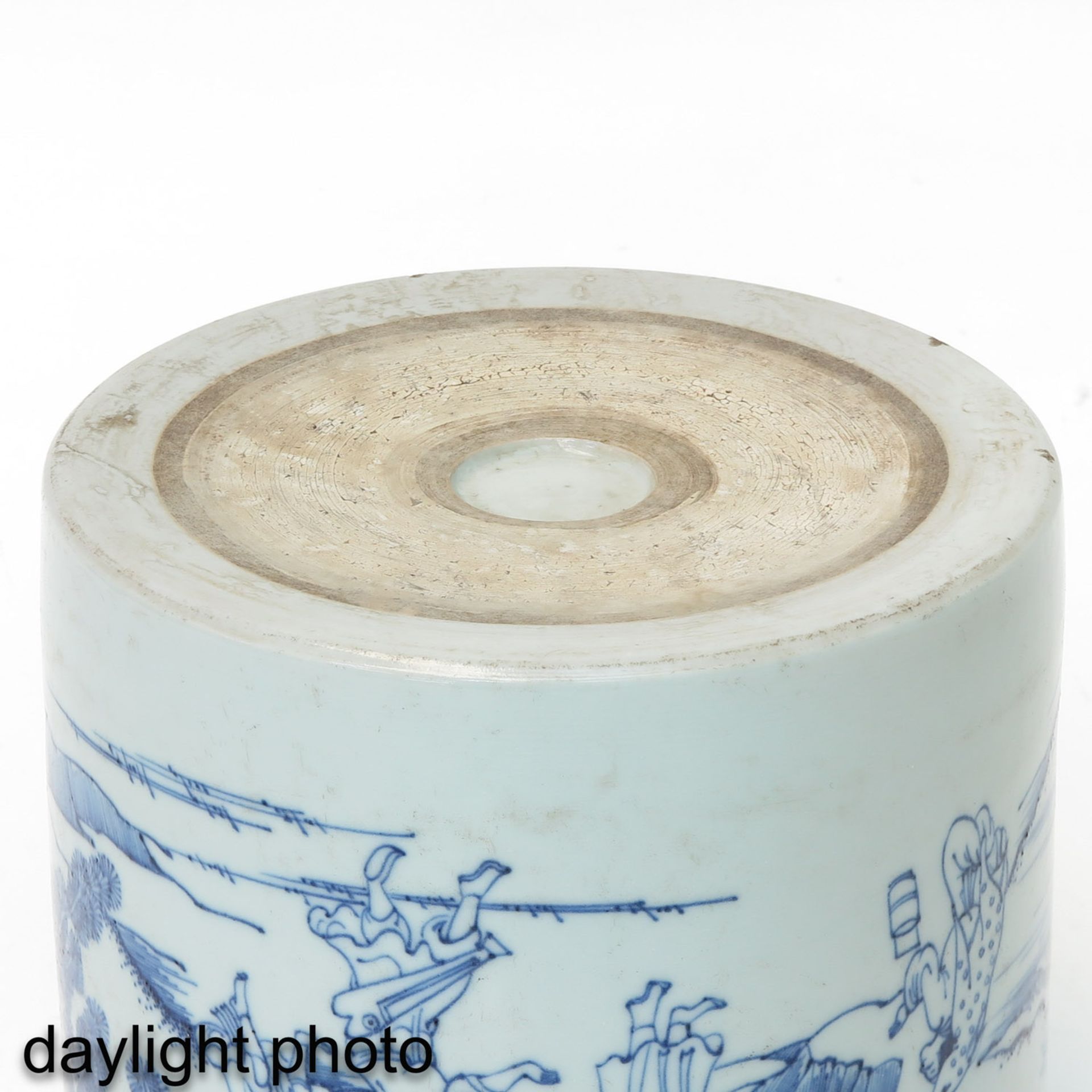 A Blue and White Brush Pot - Image 8 of 9
