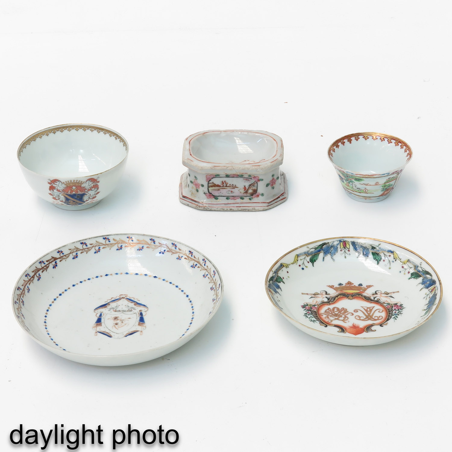 A Collection of Porcelain - Image 9 of 10