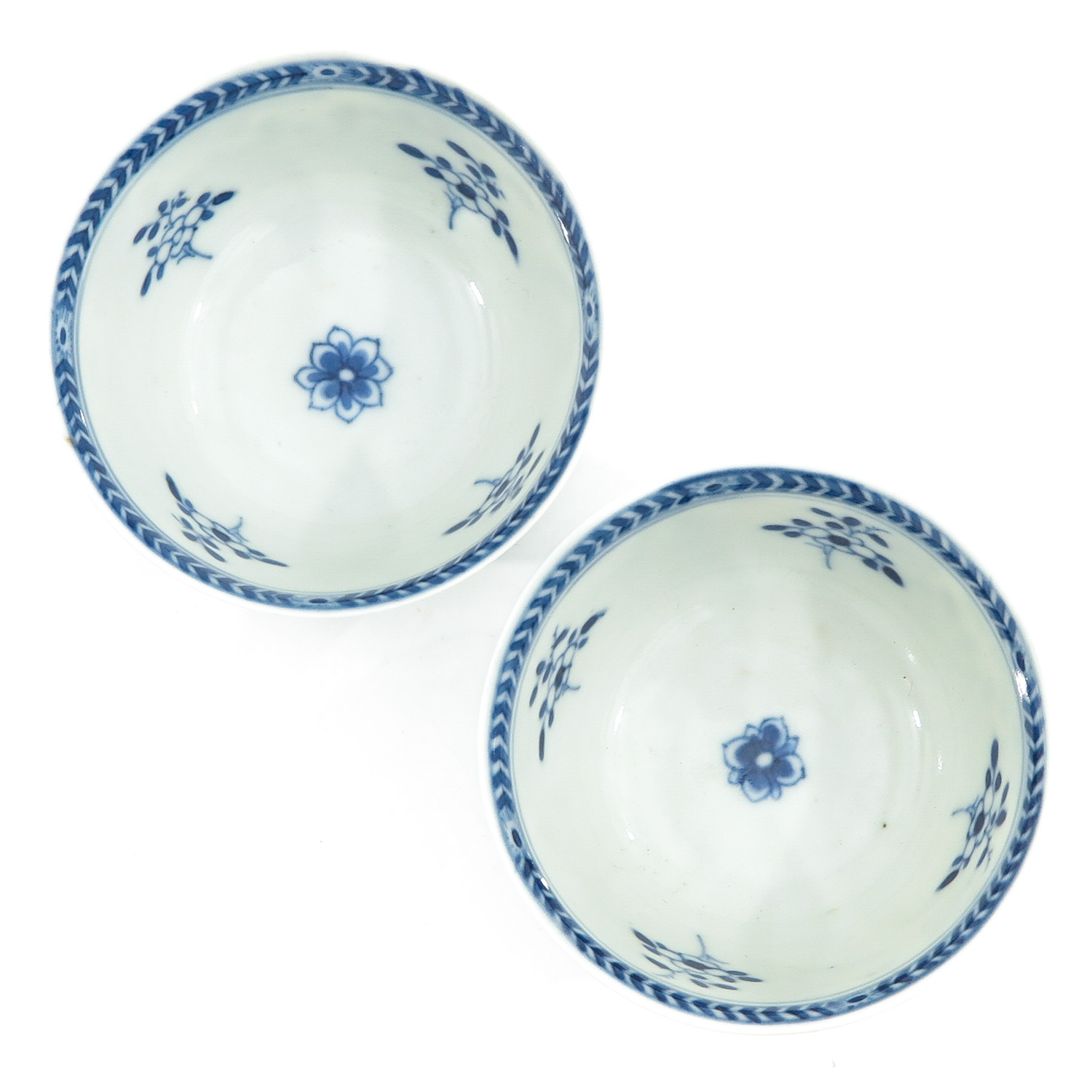 A Collection of Blue and White Cups and Saucer - Image 5 of 10