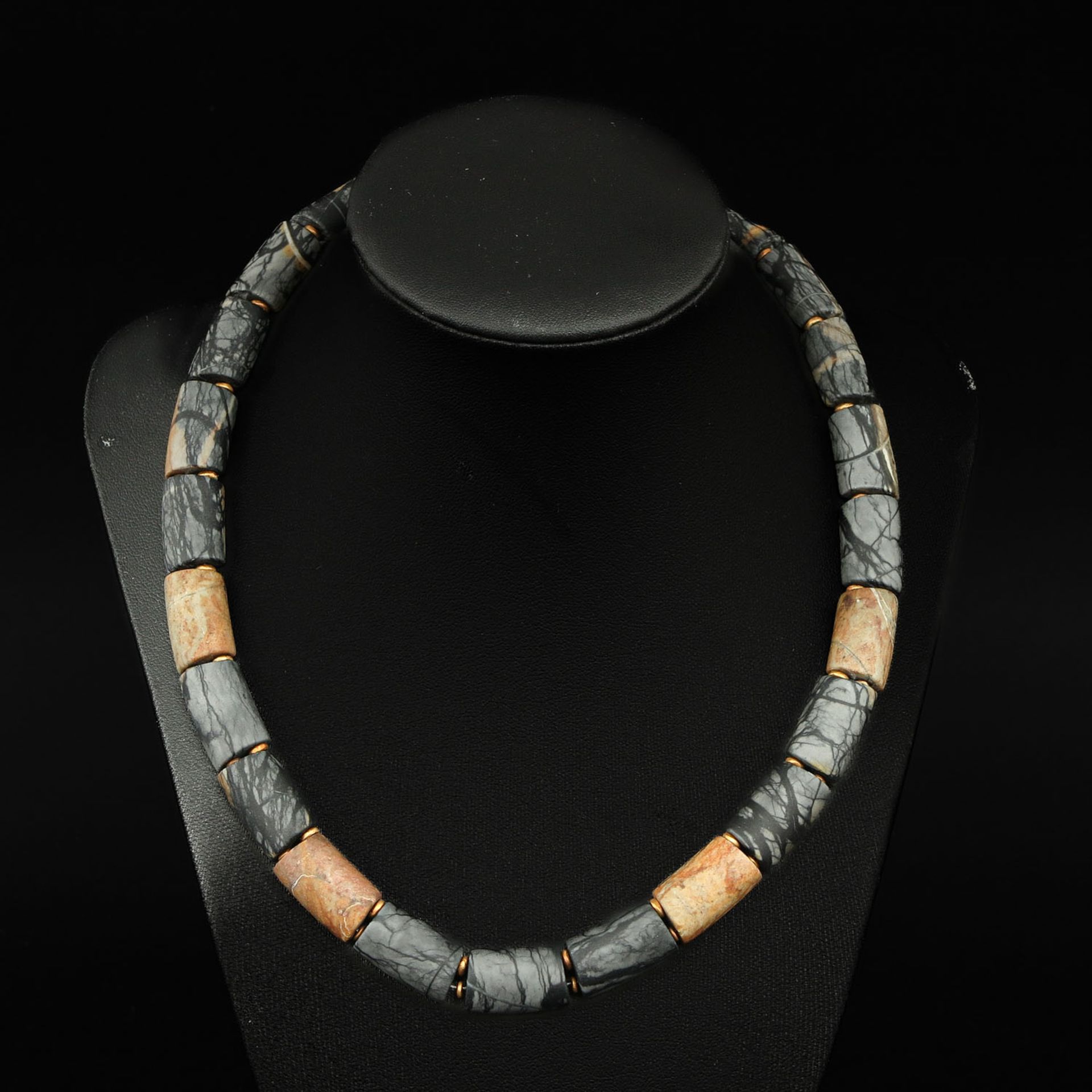 A Necklace with 14KG Clasp