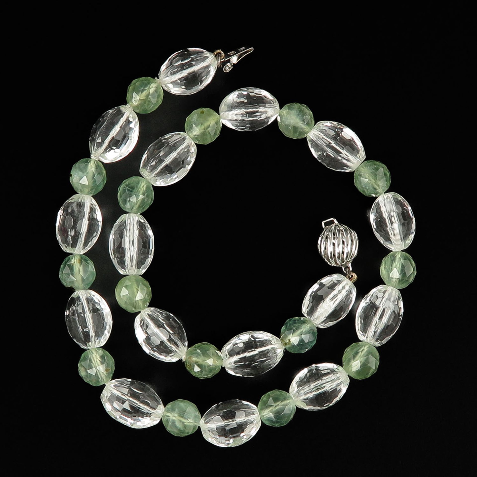 A Rock Crystal Necklace with 14KG Clasp - Image 3 of 6